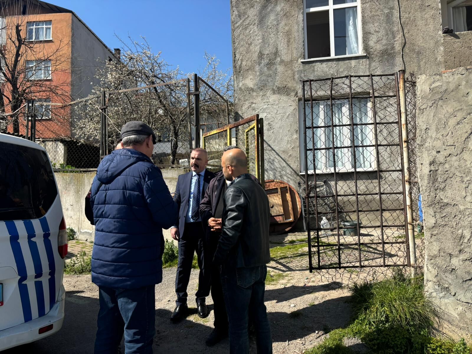 Di̇lli̇skelesi̇’ndeki̇ Aci Olay Sonrasi Ai̇leyi̇ Zi̇yaret Etti̇ (4)