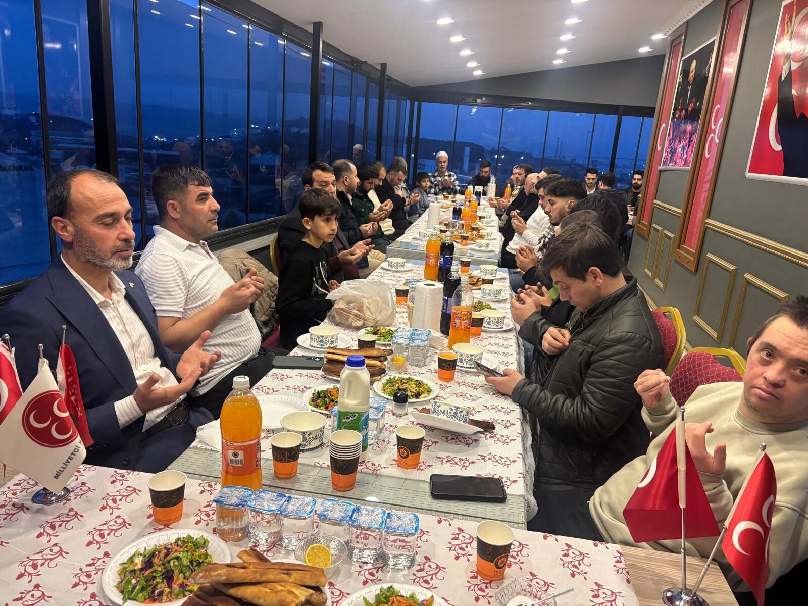 Di̇lovasi Mhp Teşki̇lati İftar Sofrasinda Buluştu (3)
