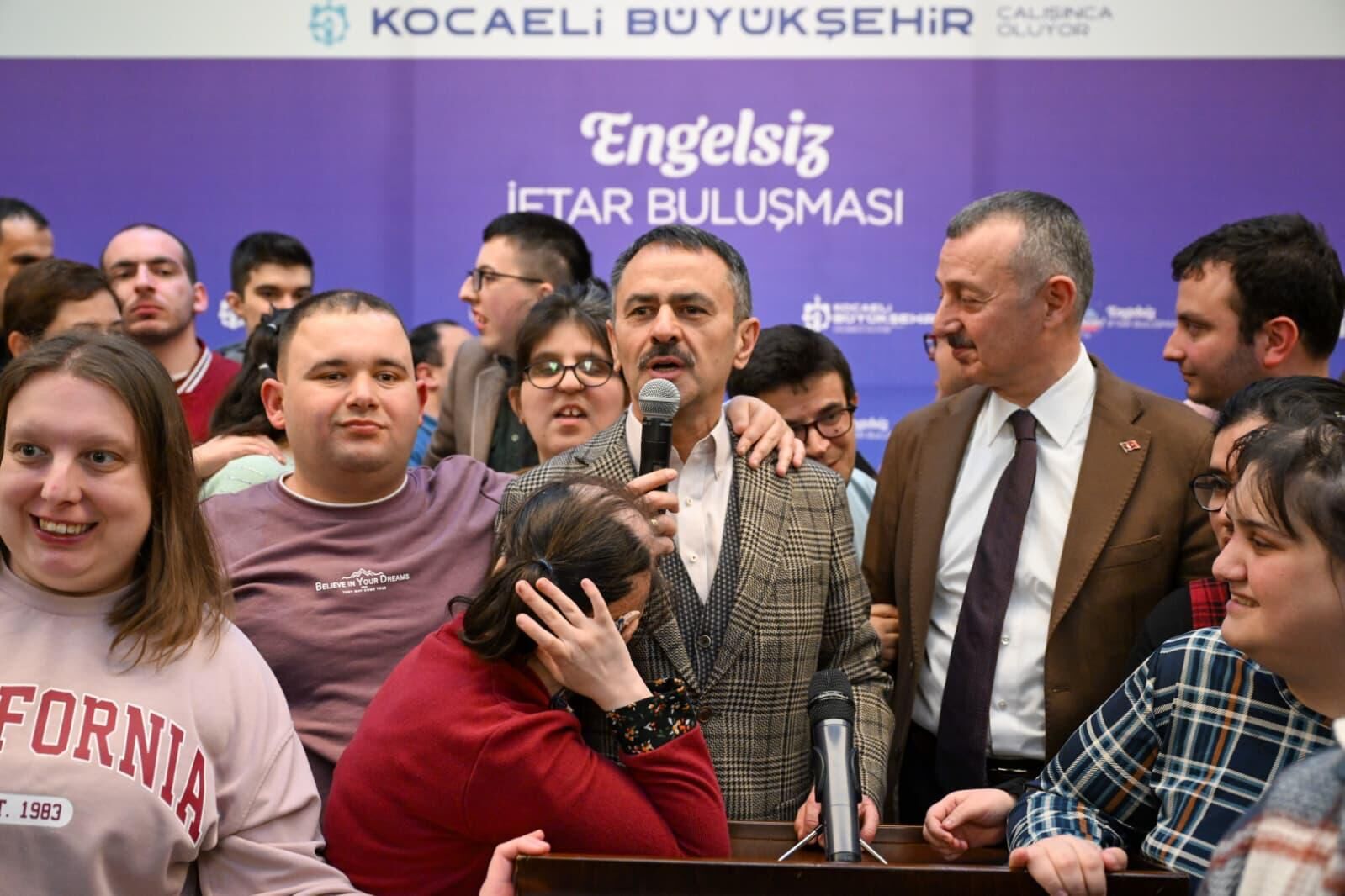 Engelli̇ Dernekleri̇yle İftarda Bi̇r Araya Geldi̇ (1)-1