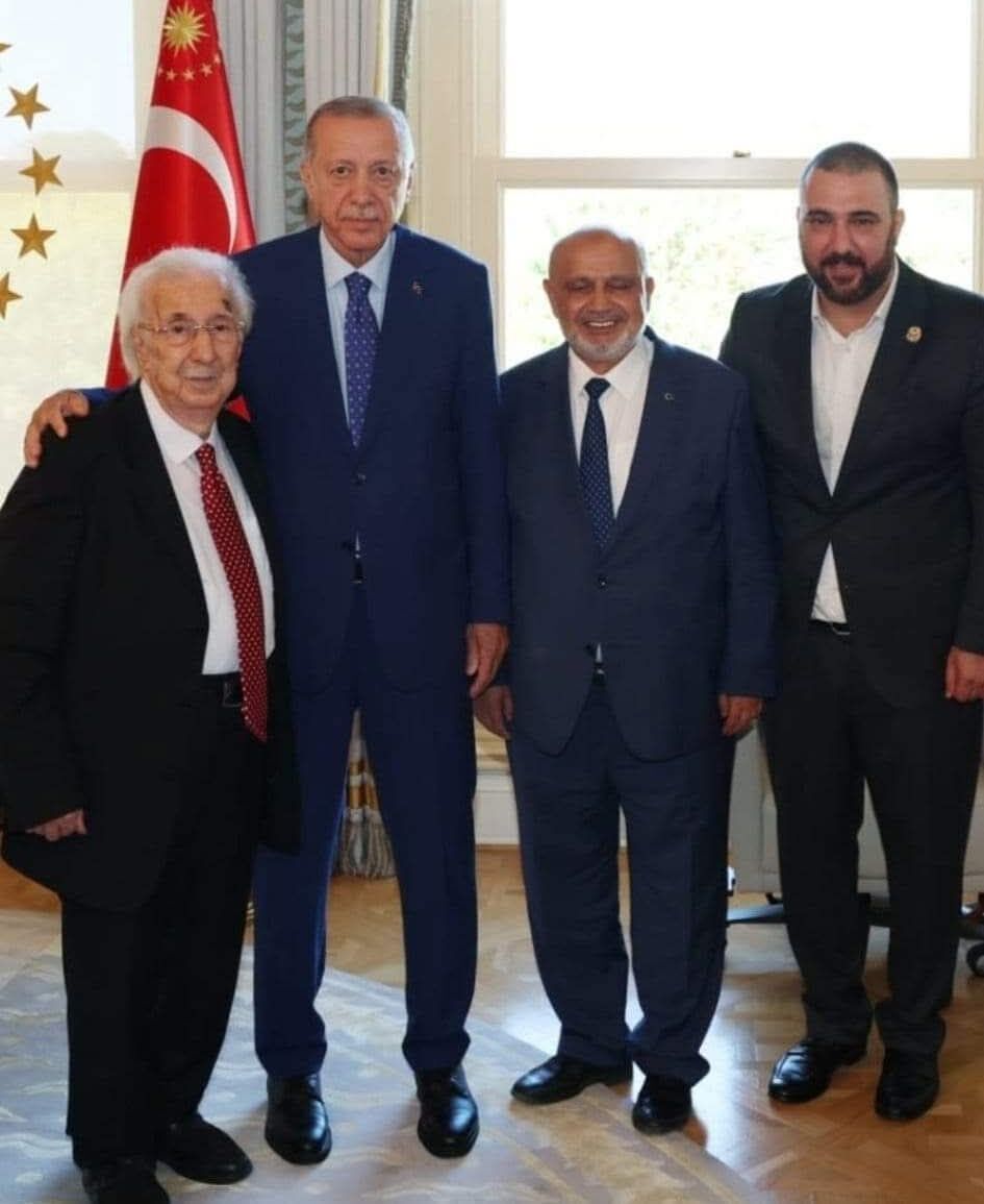 Erdoğan’in İftar Sofrasinda Şevki̇ Yilmaz Detayi-1