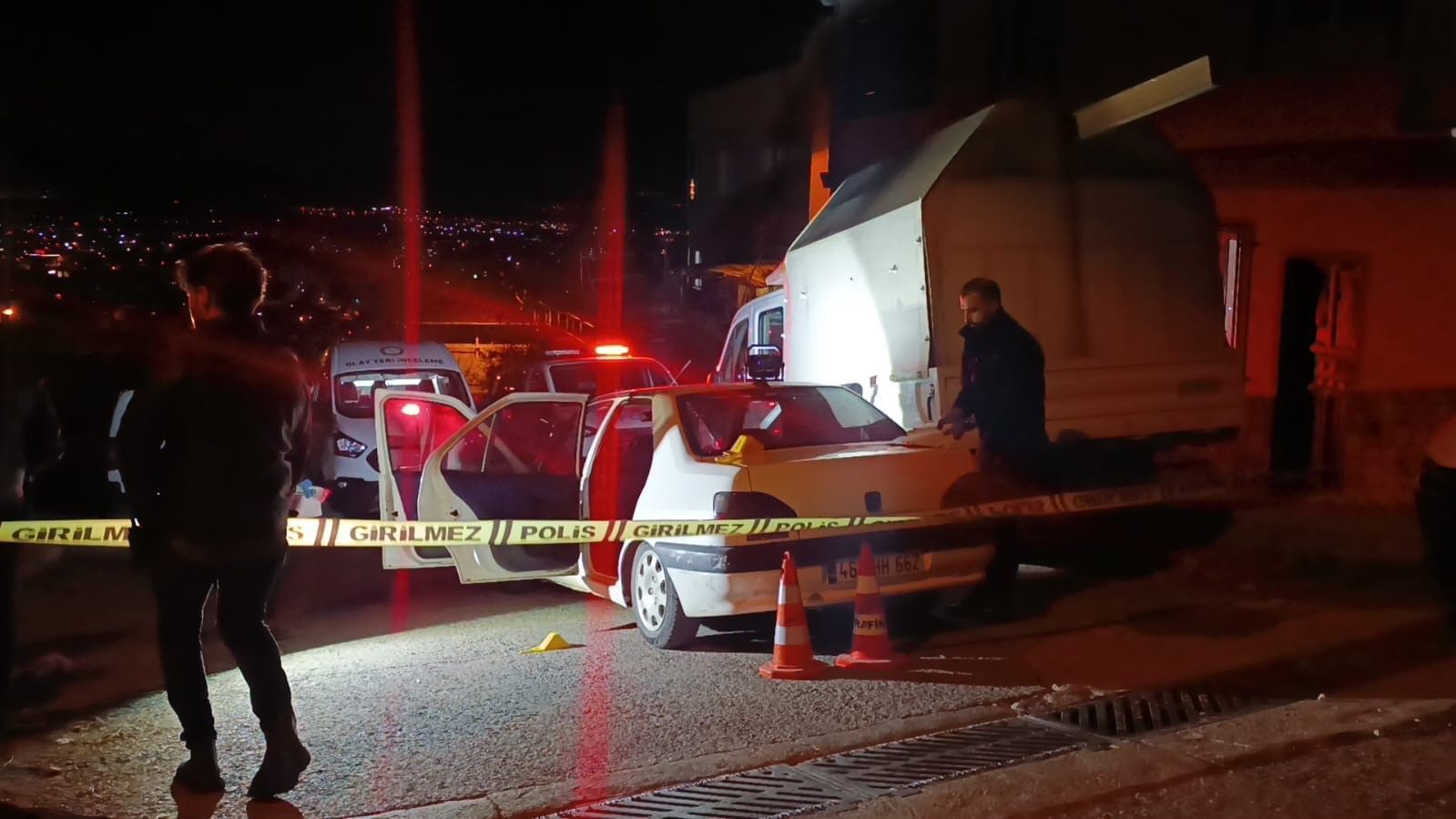 Eski̇ Eşi̇ni̇n Bi̇rli̇kte Yaşadiği Ki̇şi̇ Tarafindan Vuruldu-1