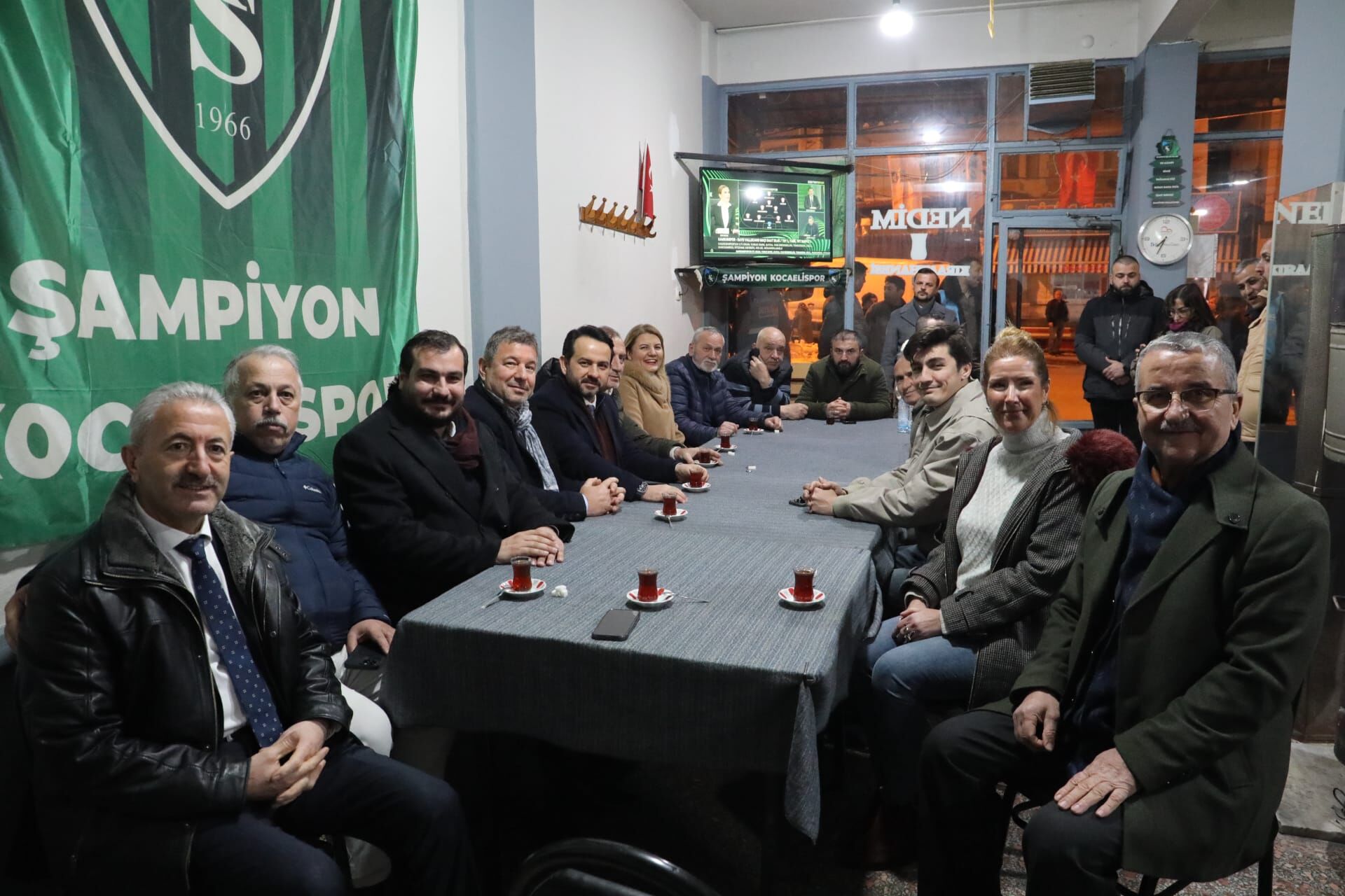 Fatma Baskan, Kuruçesme'de Vatandaslarla Iftar Sofrasinda Bulustu (5)