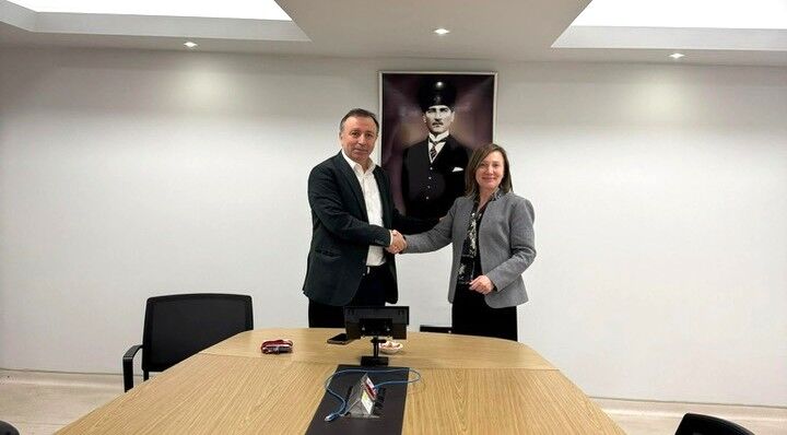 Gebze’deki̇ O Fabri̇kada İşçi̇leri̇n Yüzü Güldü 75 Bi̇n Tl Anlaşmasi (2)