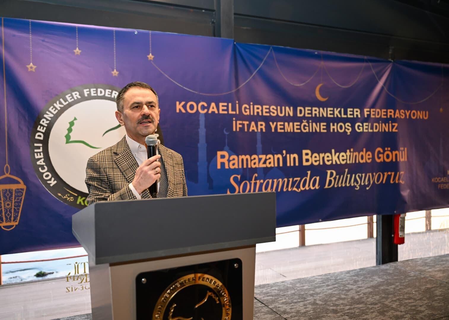 Gi̇resunlular Ayni Sofrada Buluştu Vali̇ Aktaş Davetli̇lerle Bi̇r Araya Geldi̇ (3)