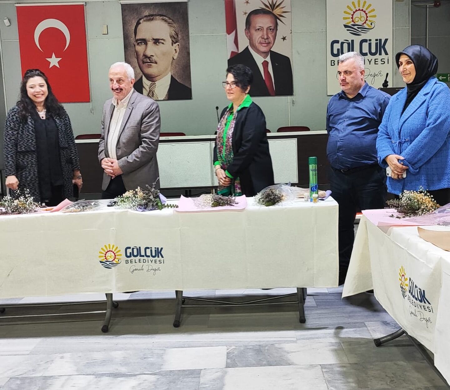 Gölcük Belediyesi’nin Düzenlediği Çiçek Tanzim Atölyesi, Kadınların Yoğun Katılımıyla Gerçekleşti. Etkinlikte Katılımcılar Hem Öğrendi Hem De Keyifli Anlar Yaşadı (2)