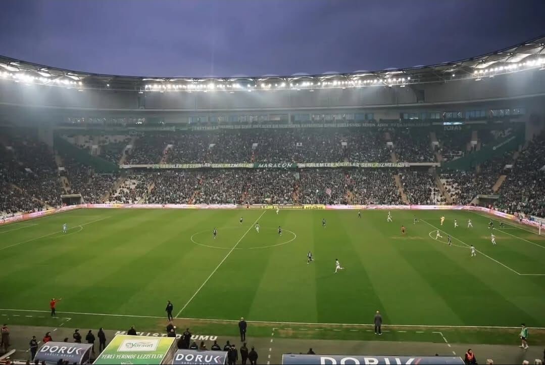 Güzi̇de Gebzespor’un Yeni̇lmezli̇k Seri̇si̇ Bursa’da Son Buldu (4)