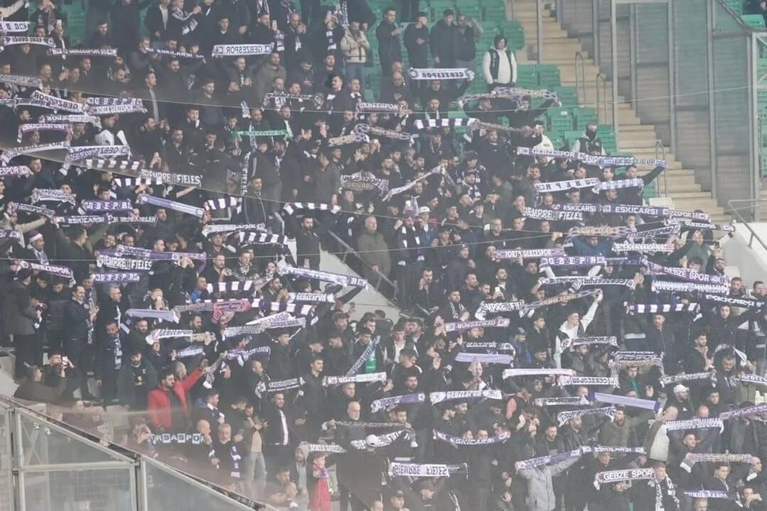 Güzi̇de Gebzespor’un Yeni̇lmezli̇k Seri̇si̇ Bursa’da Son Buldu (6)