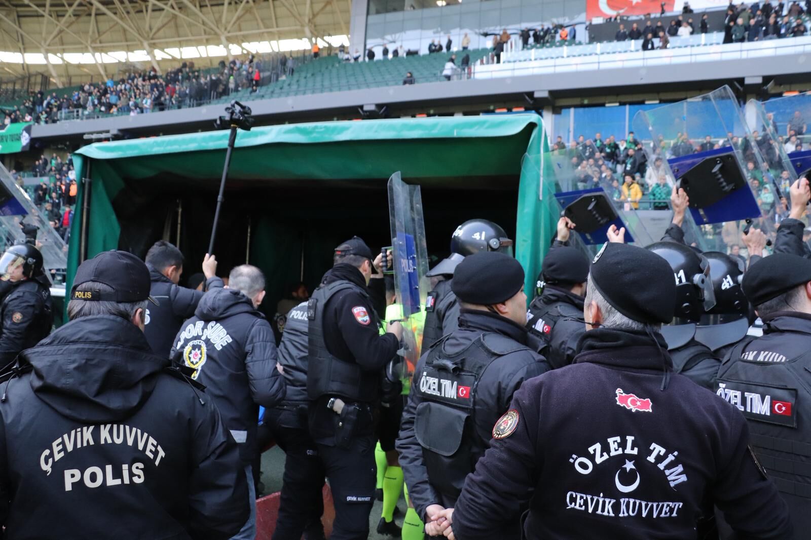 Hakem Ci̇han Aydin’a Tepki̇