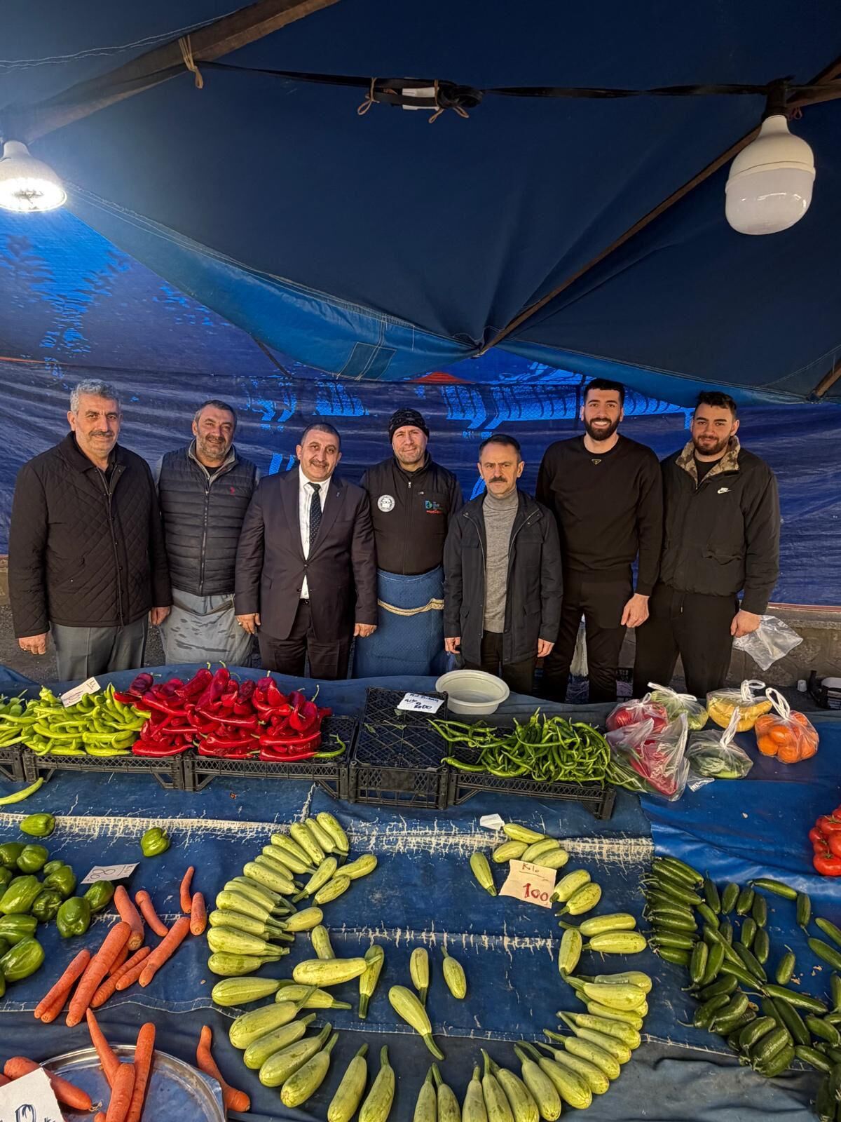 İlhami̇ Aktaş Kozluk Semt Pazari’ni Zi̇yaret Etti̇ 4