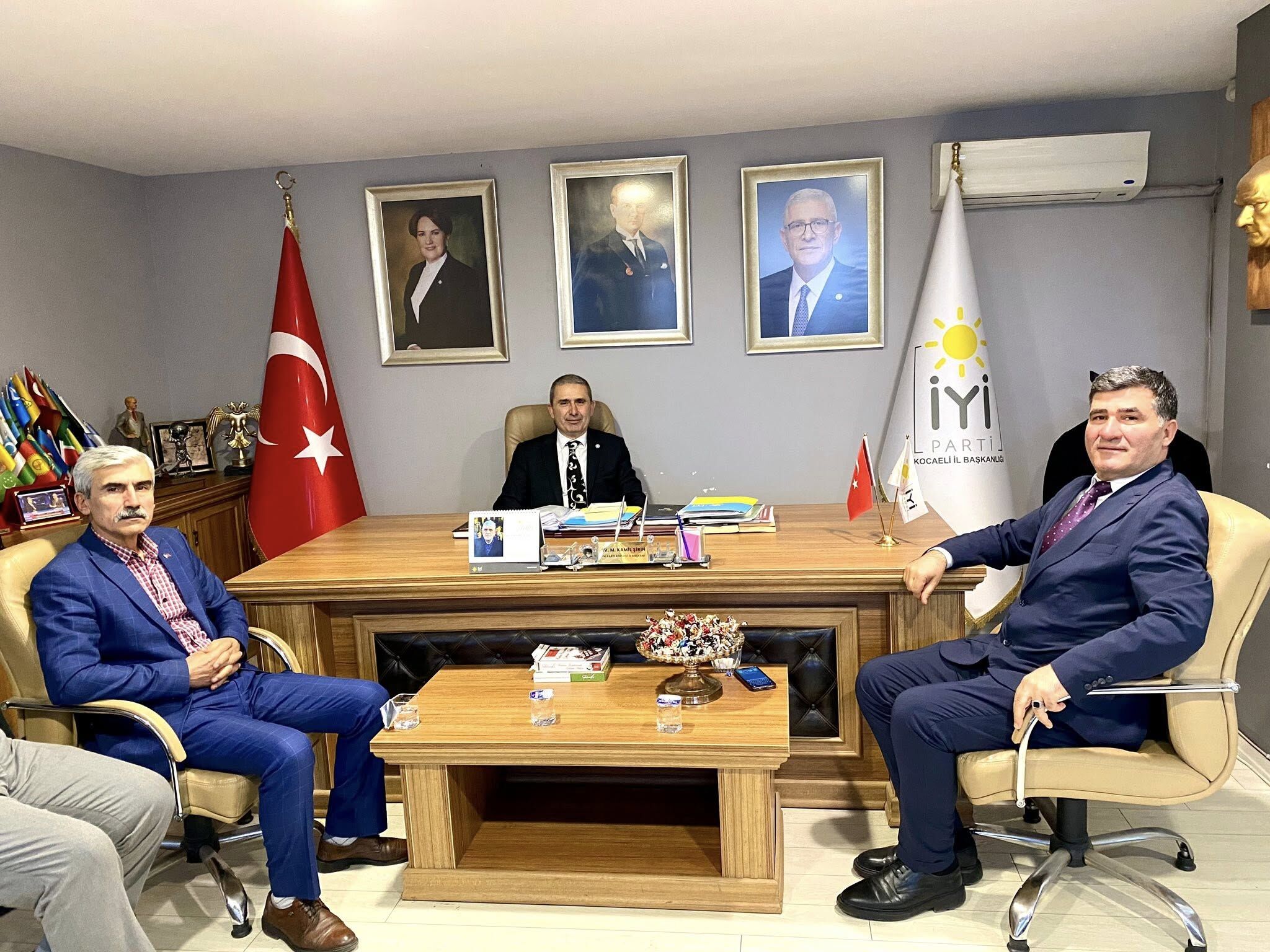 İyi̇ Parti̇ Kocaeli̇ İl Başkani Kami̇l Şi̇ri̇n, Gi̇resunlular Heyeti̇ni̇ Ağirladi (2)