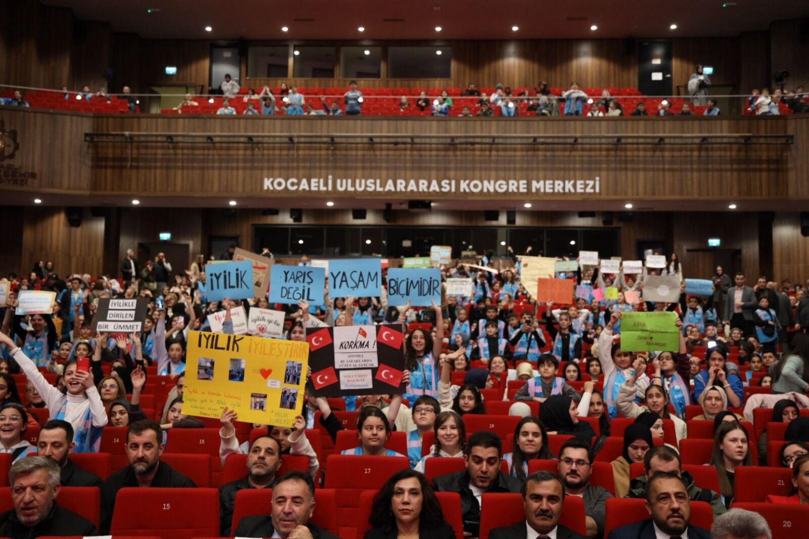 İyilik Kılavuzu Yarışması'nda Kazanan Takımlar Açıklandı (16)
