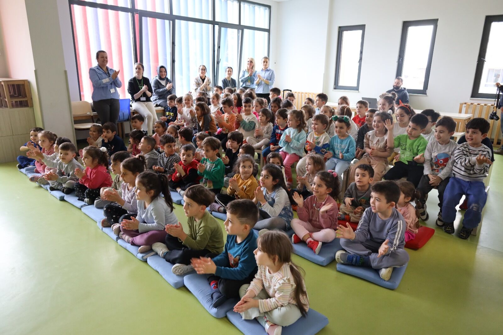 İzmi̇t Beledi̇yesi̇ Çinar Çocuk Evleri̇ Ön Kayitlari Başliyor