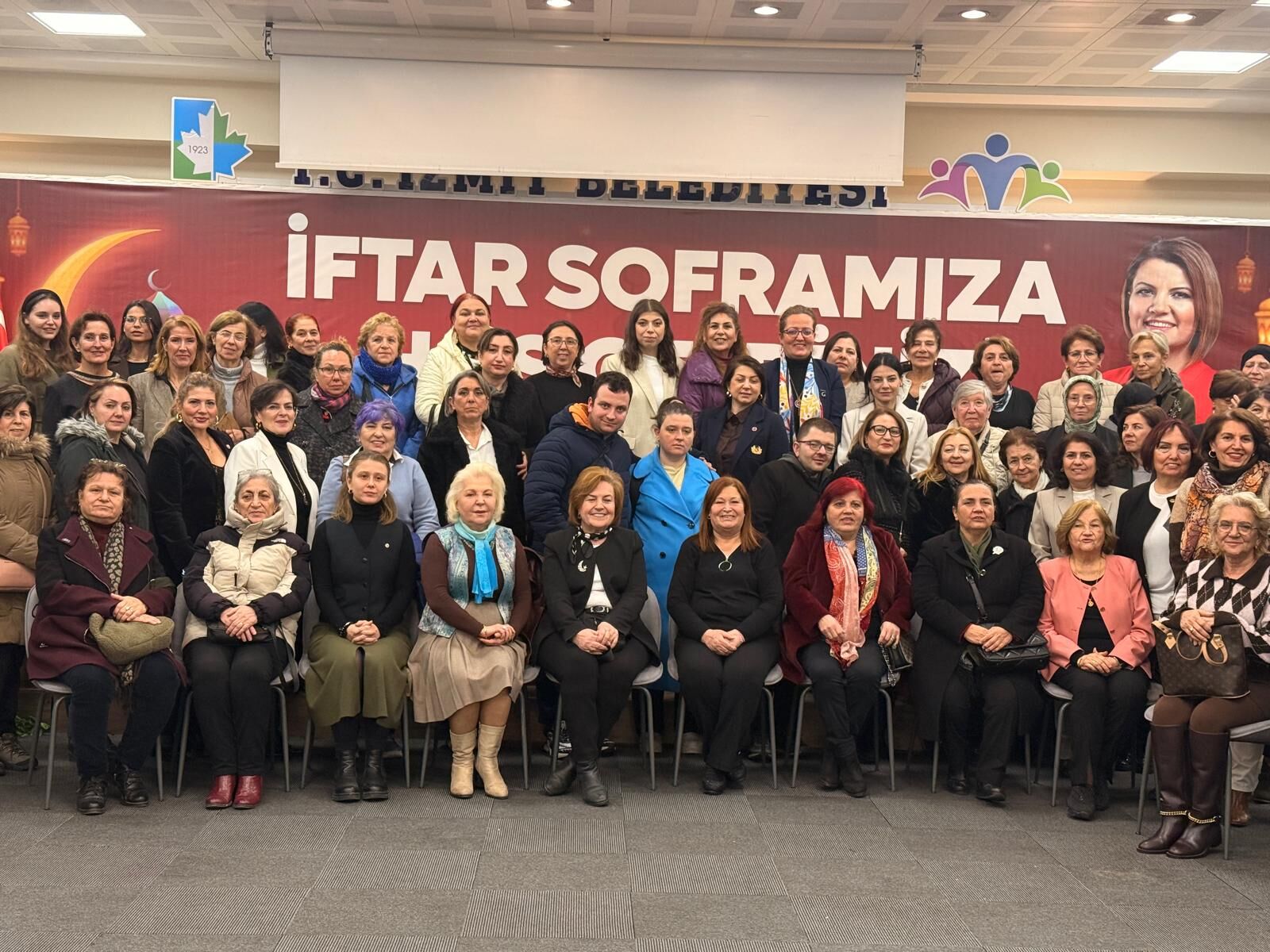Izmit Belediyesi, Kadin Dernekleriyle Ayni Sofrada Bulustu (5)
