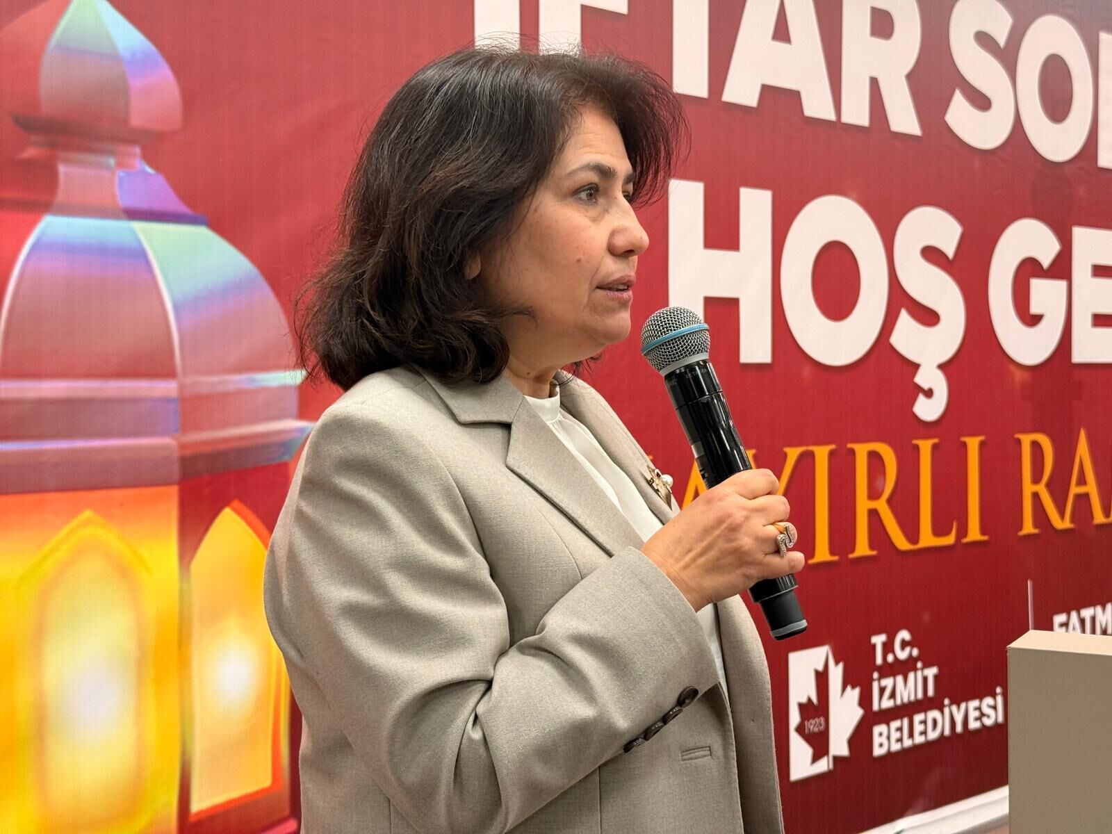 Izmit Belediyesi, Kadin Dernekleriyle Ayni Sofrada Bulustu (6)