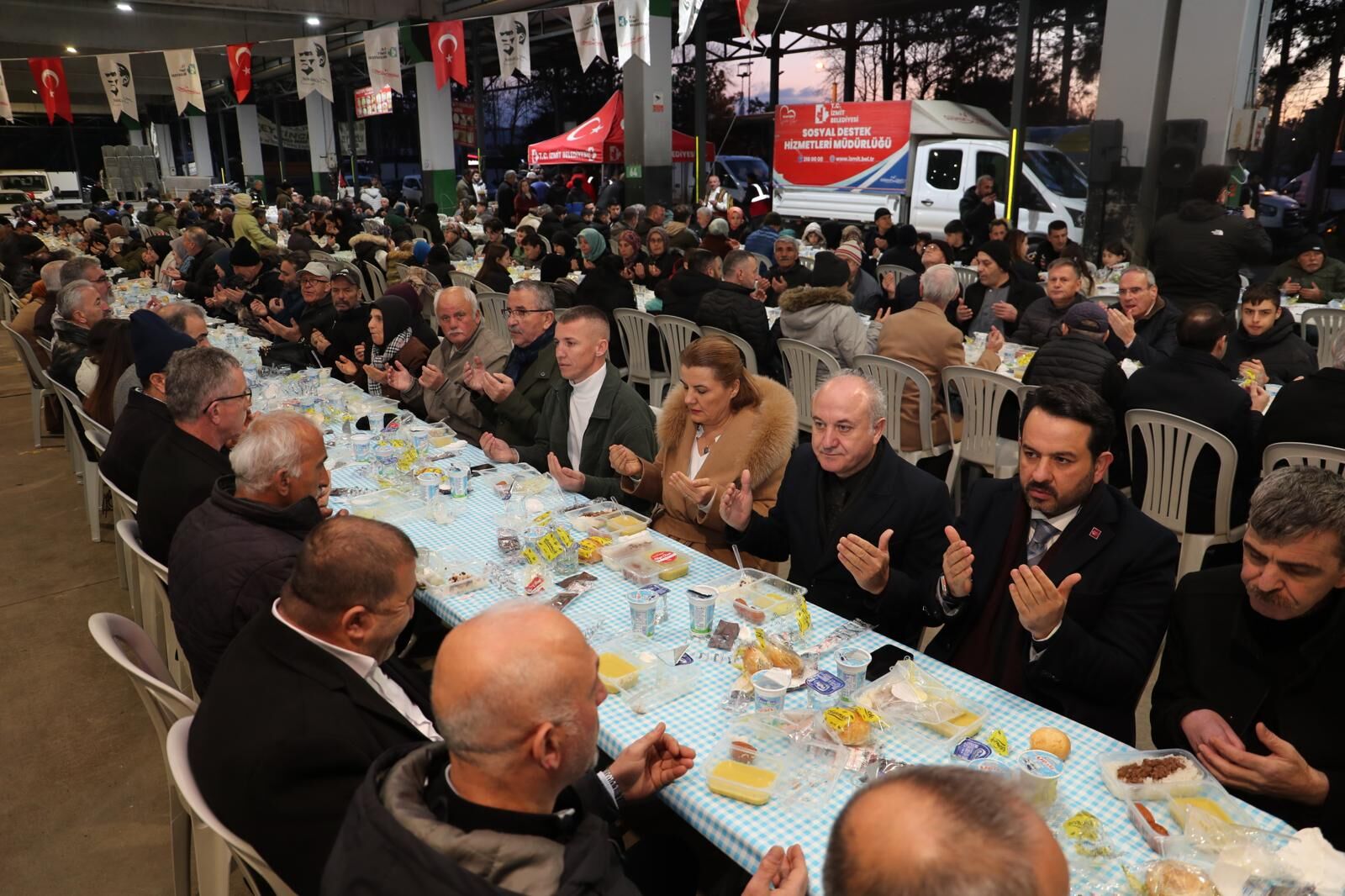 Izmit Belediyesi Ramazan Sofrasini Bu Kez Dogu Kisla'da Kurdu (6)