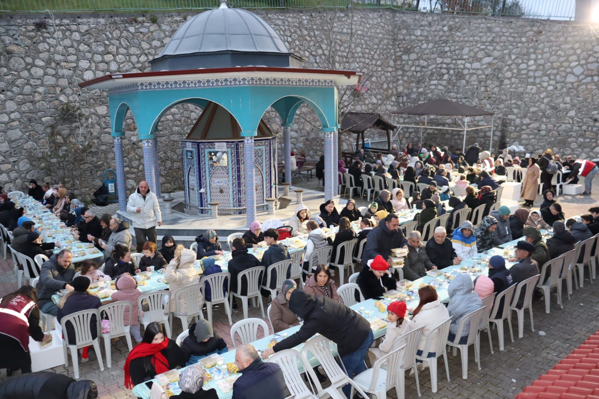 Izmit Belediyesinden Malta Mahallesi'nde Gönülleri Bulusturan Iftar (5)