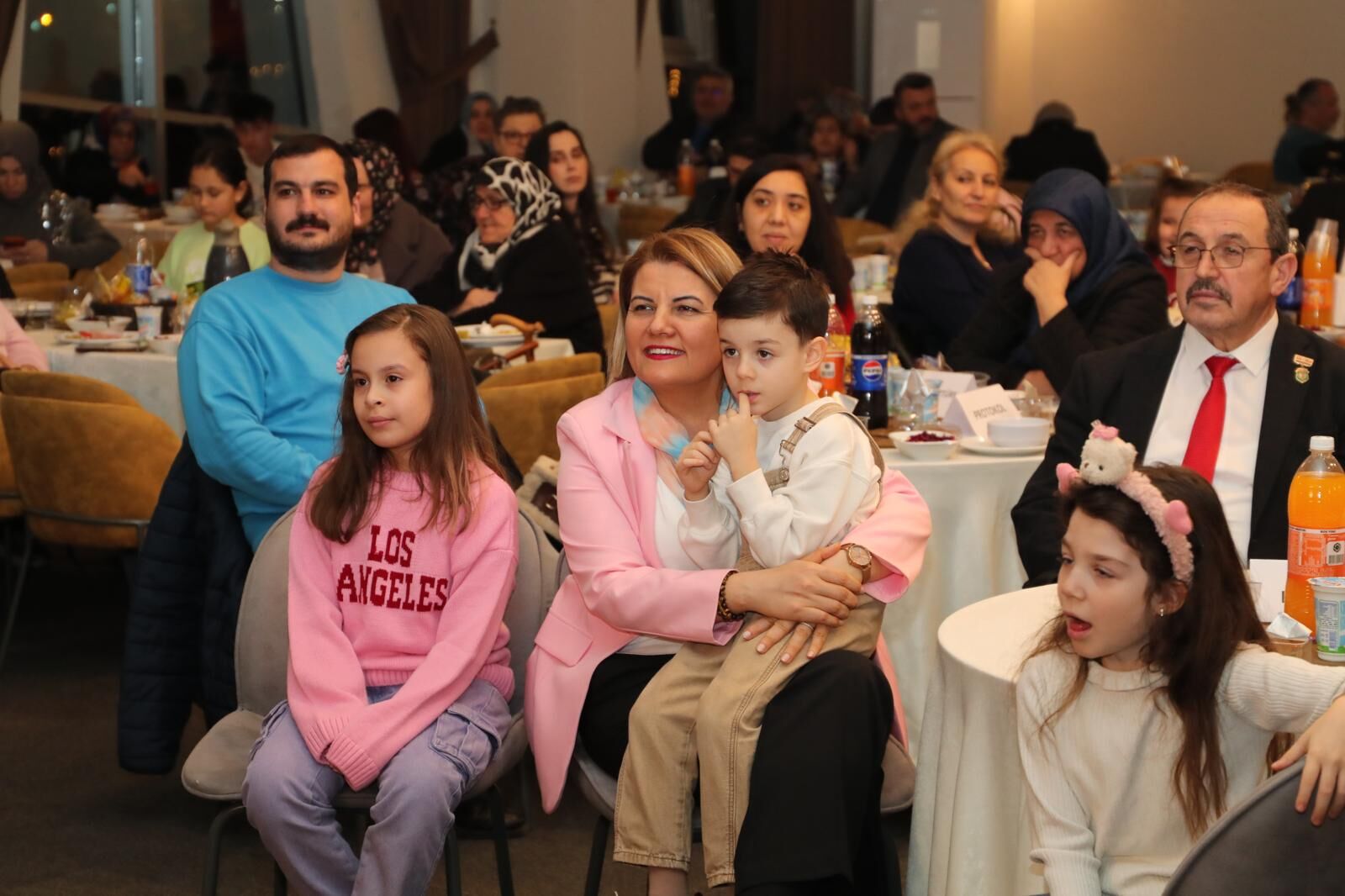 İzmi̇t Beledi̇yesi̇’nden Şehi̇t Ai̇leleri̇ Ve Gazi̇lere Anlamli İftar 1