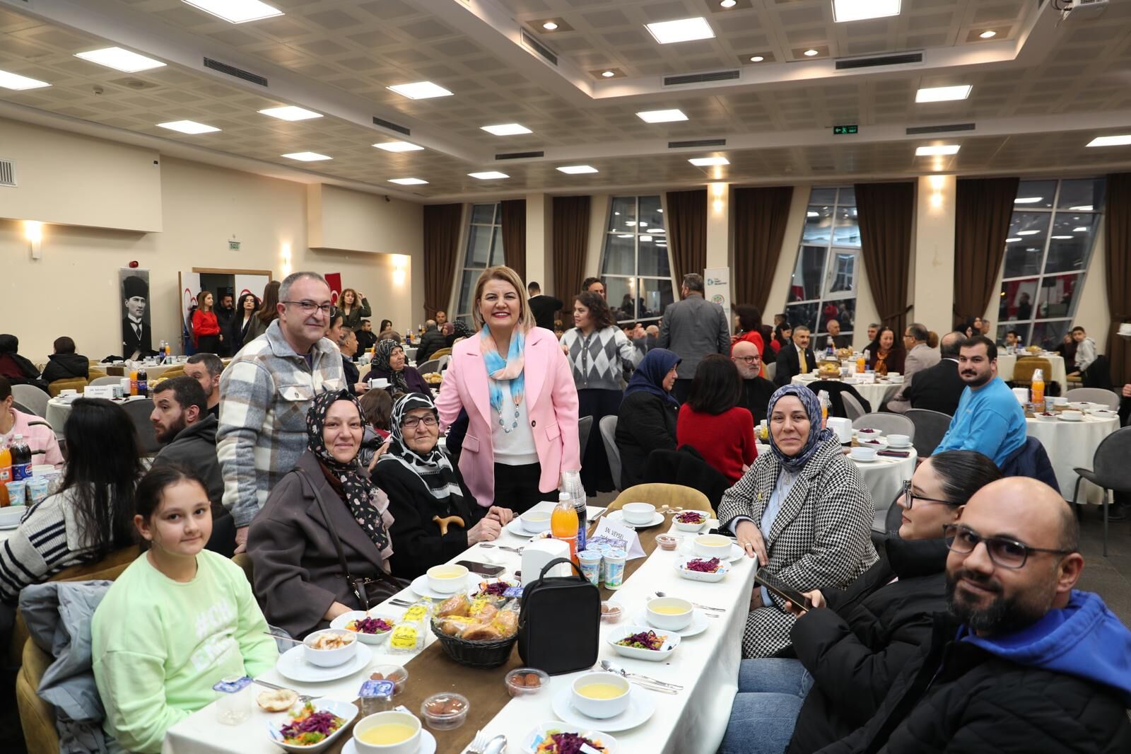 İzmi̇t Beledi̇yesi̇’nden Şehi̇t Ai̇leleri̇ Ve Gazi̇lere Anlamli İftar 3