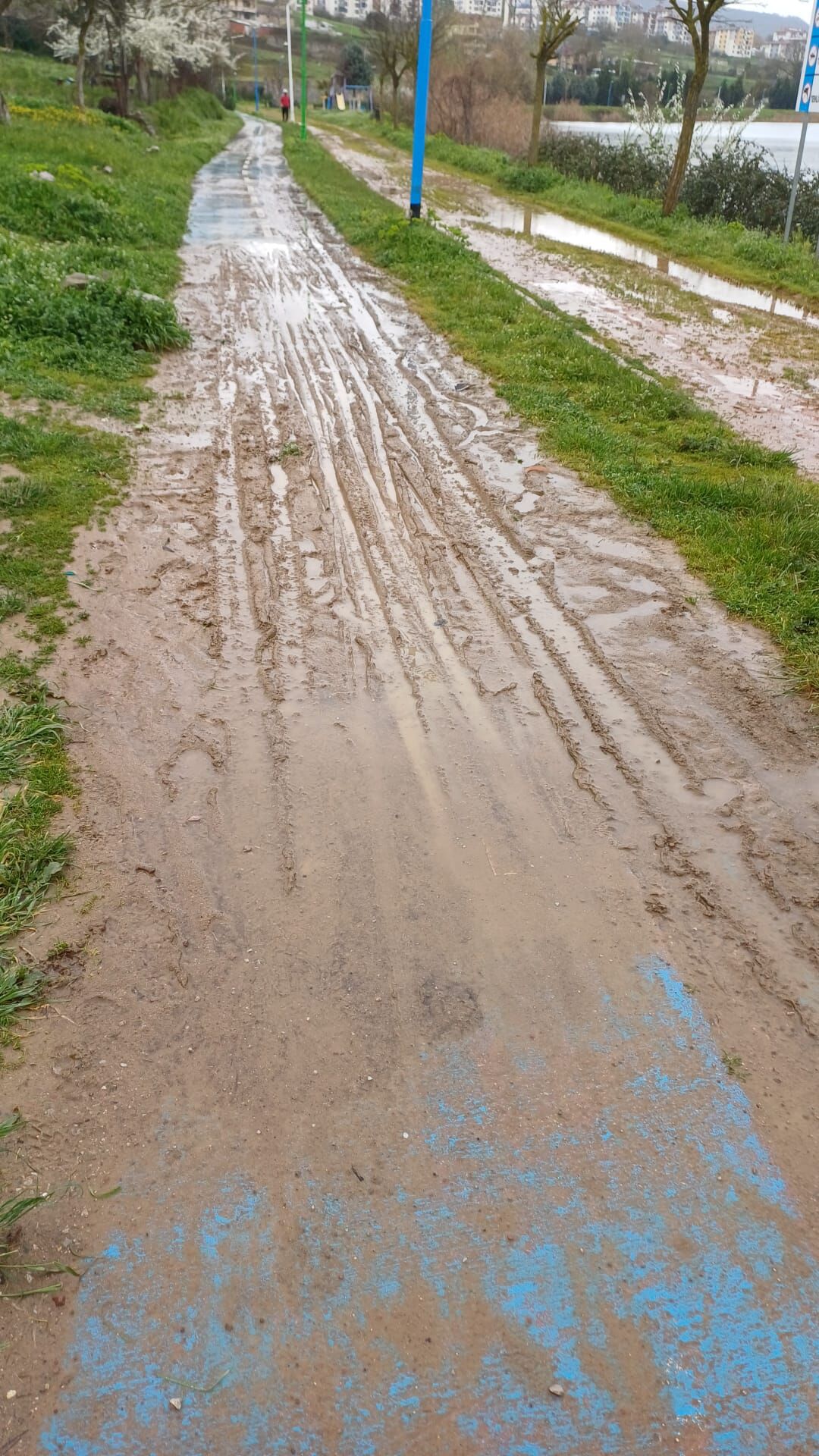 İzmi̇t Gölkay Yol Kri̇zi̇ Toki̇ Saki̇nleri̇nden Tepki̇ (2)