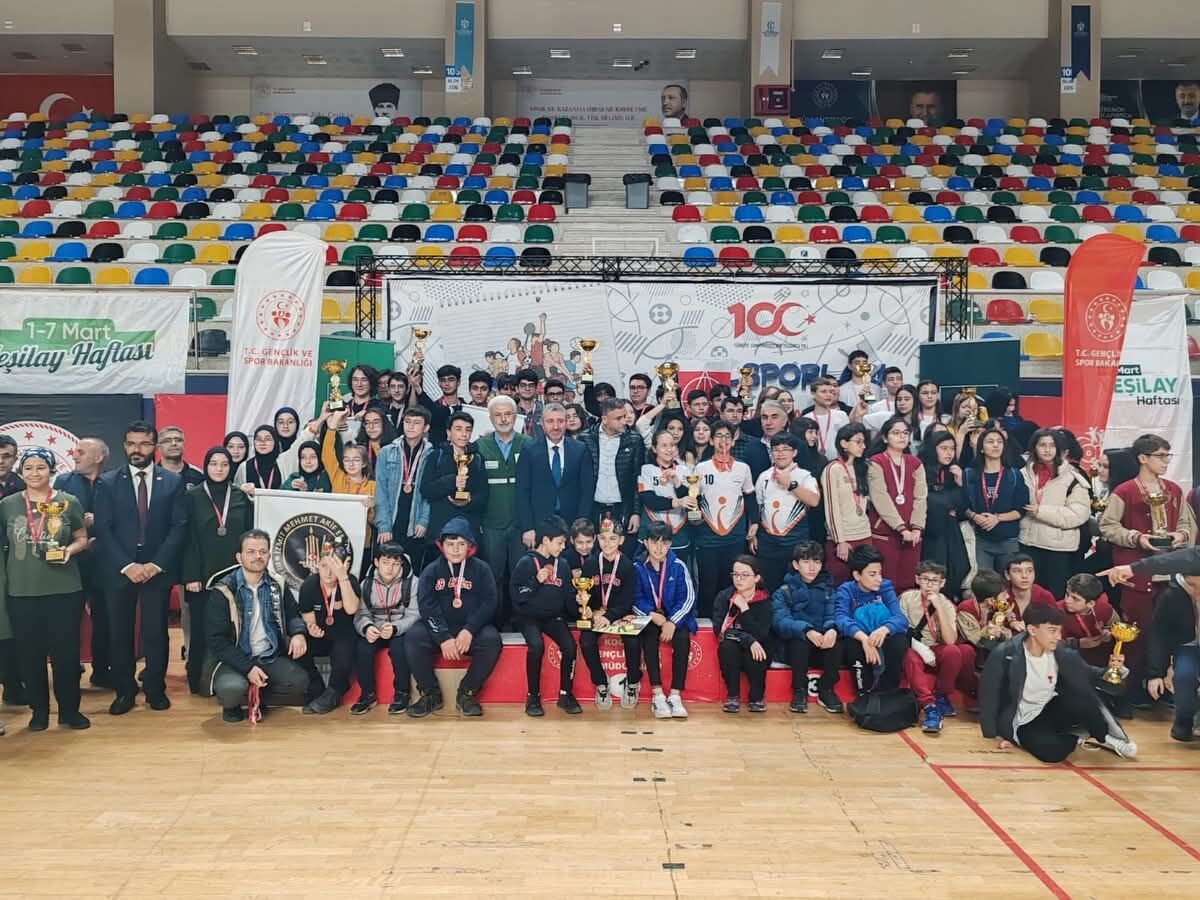 İzmi̇t Mehmet Aki̇f Ersoy Proje Kiz İhl’den Satrançta Kocaeli̇ Başarisi 3