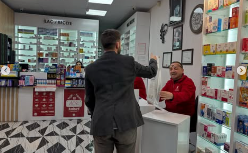 Izmit Nobetci Eczane Bayram Ziyareti.jpg2