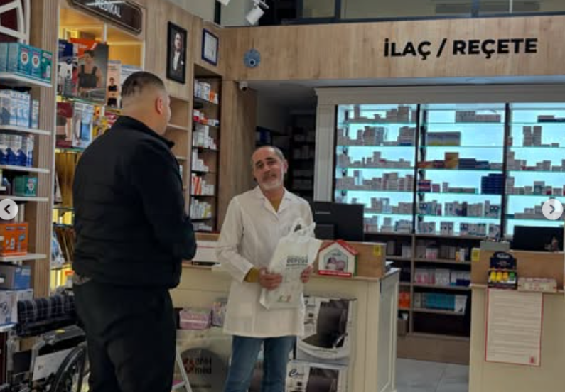 Izmit Nobetci Eczane Bayram Ziyareti.jpg3