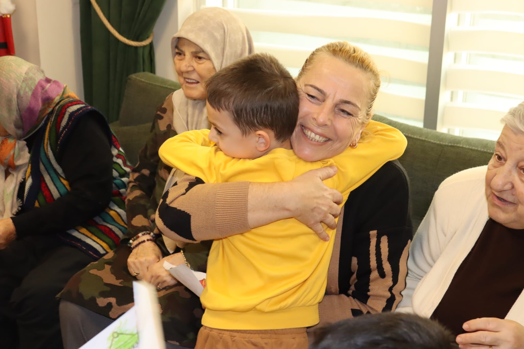 Izmitli Miniklerden Yaslilar Haftasinda Anlamli Ziyaret (4)