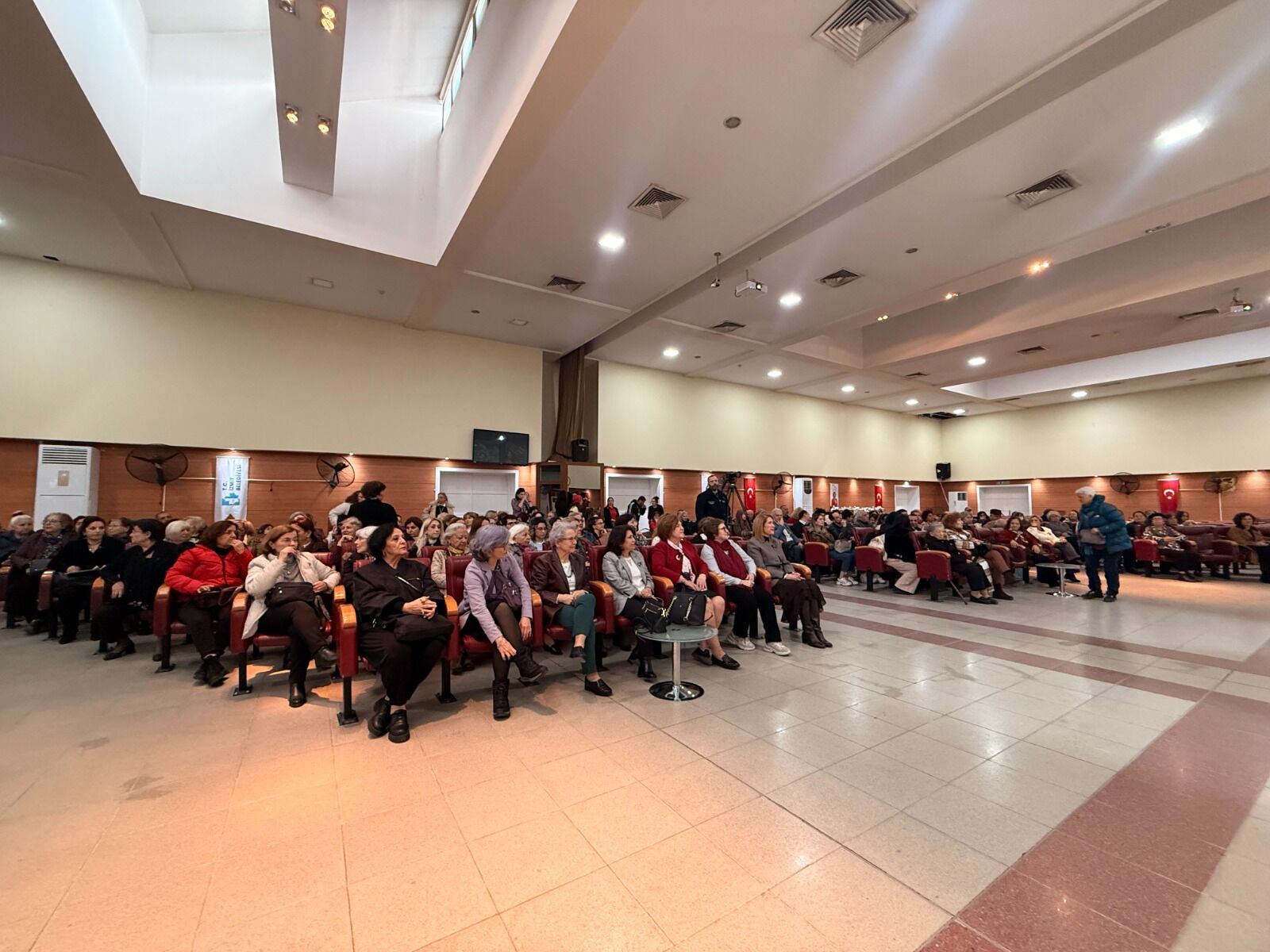 İzmi̇t’te 8 Mart Dünya Emekçi̇ Kadinlar Günü Etki̇nli̇ği̇ Yoğun Katilimla Gerçekleşti̇, (2)