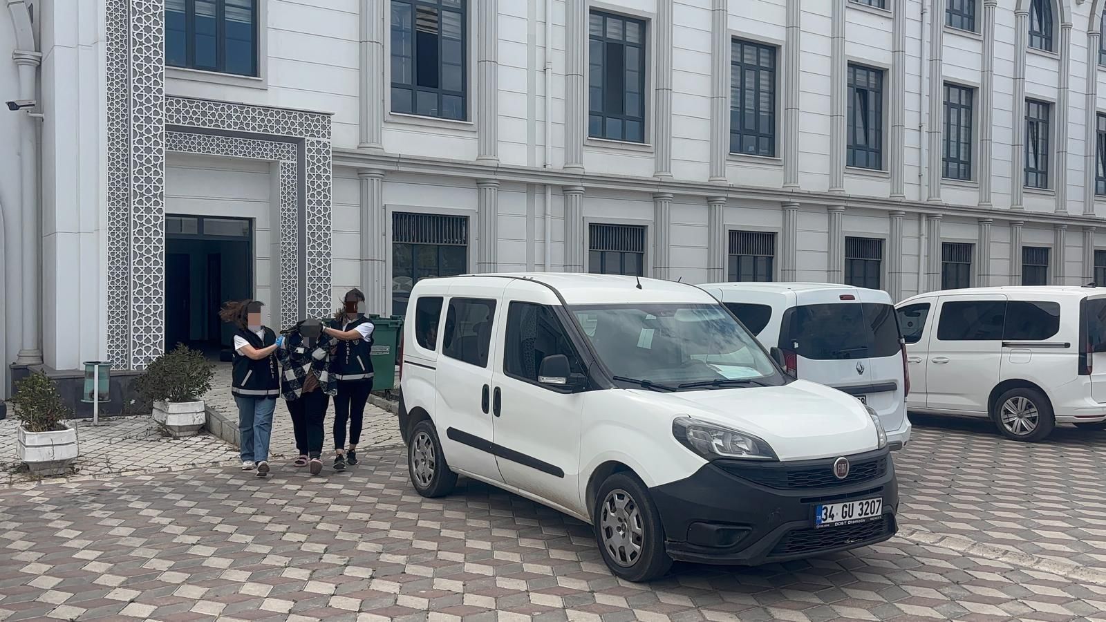 İzmi̇t’te Kanli Ai̇le Drami Kocasini Tüfekle Öldüren Kadin Haki̇m Karşisinda (4)