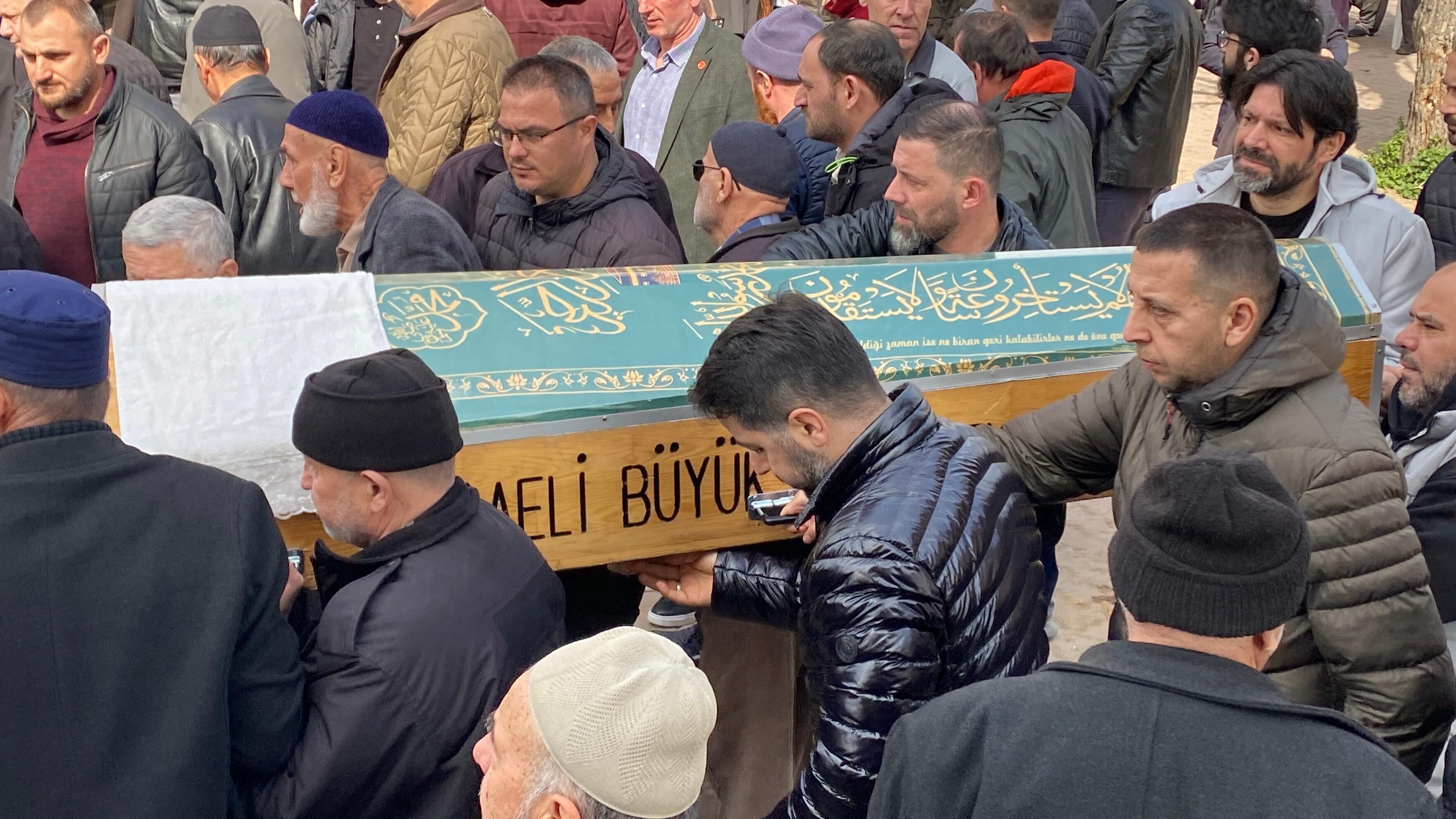 İzmi̇t'te Ki̇ Yanginda Hayatini Kaybeden Cahi̇t Tanil Son Yolculuğuna Uğurlandi 05