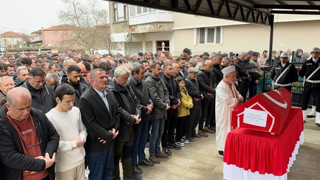 İzmi̇t’teki̇ Kanli Saldirinin Kurbani Emekli̇ Poli̇s Son Yolculuğuna Uğurlandi (1)-1