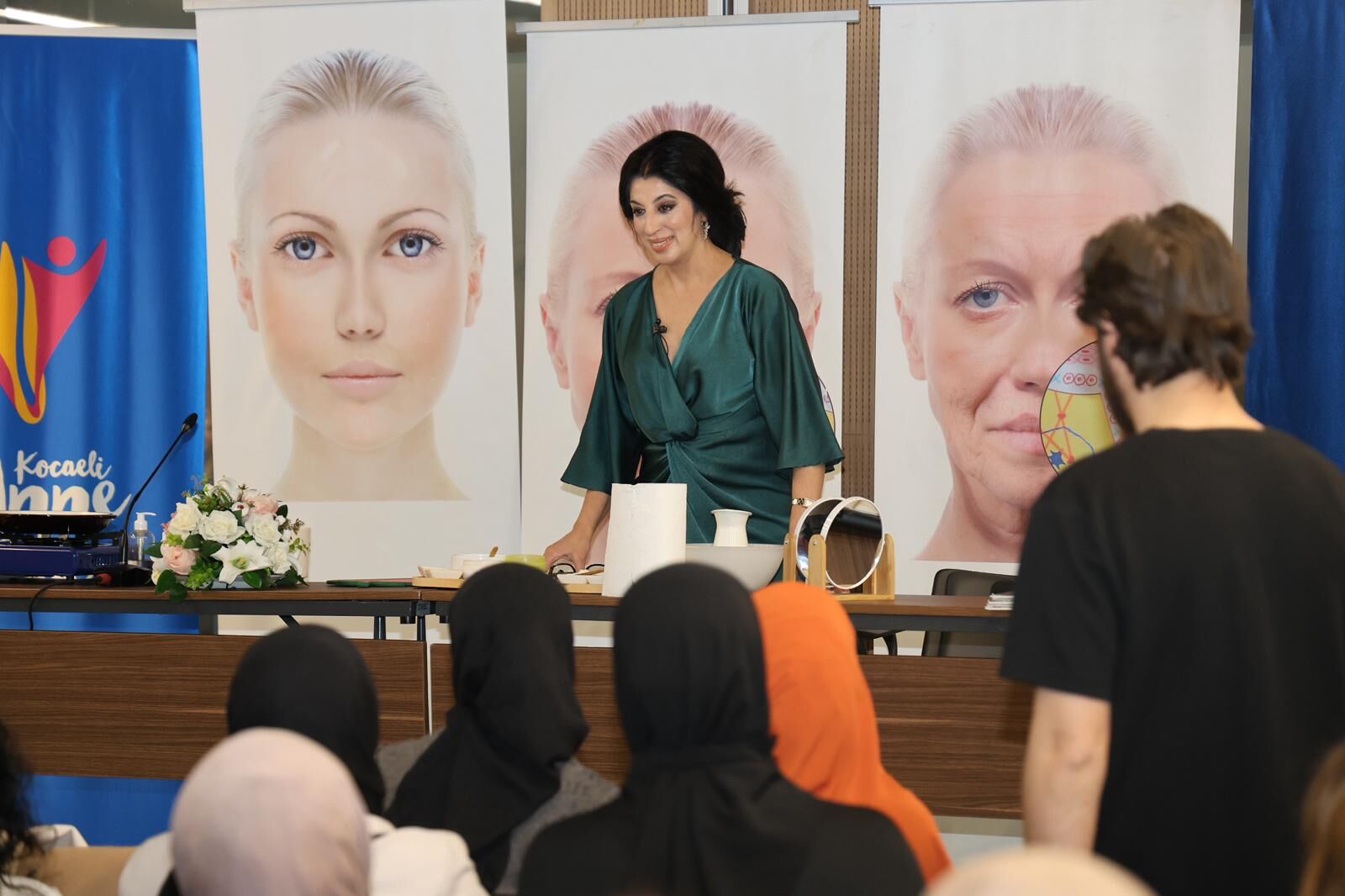 “Kadinla Deği̇şi̇r Dünya” (3)