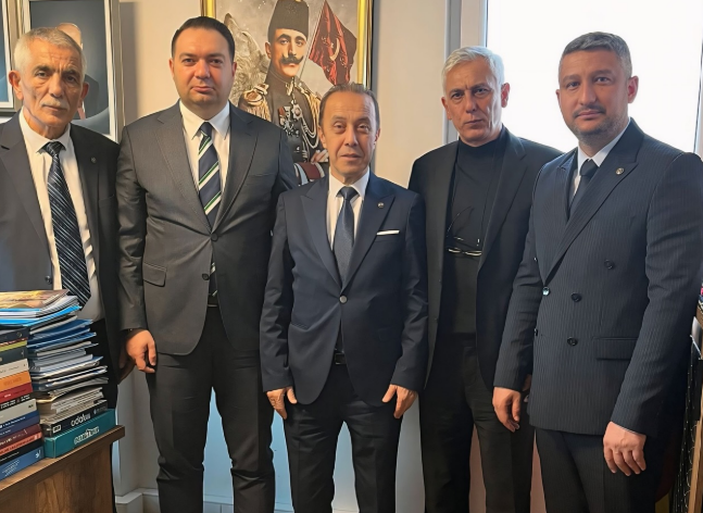 Kami̇l Akin’dan Ülkü Ocaklari Genel Merkezi̇’ne Zi̇yaret (2)