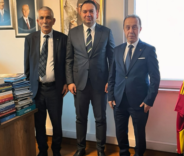 Kami̇l Akin’dan Ülkü Ocaklari Genel Merkezi̇’ne Zi̇yaret (3)