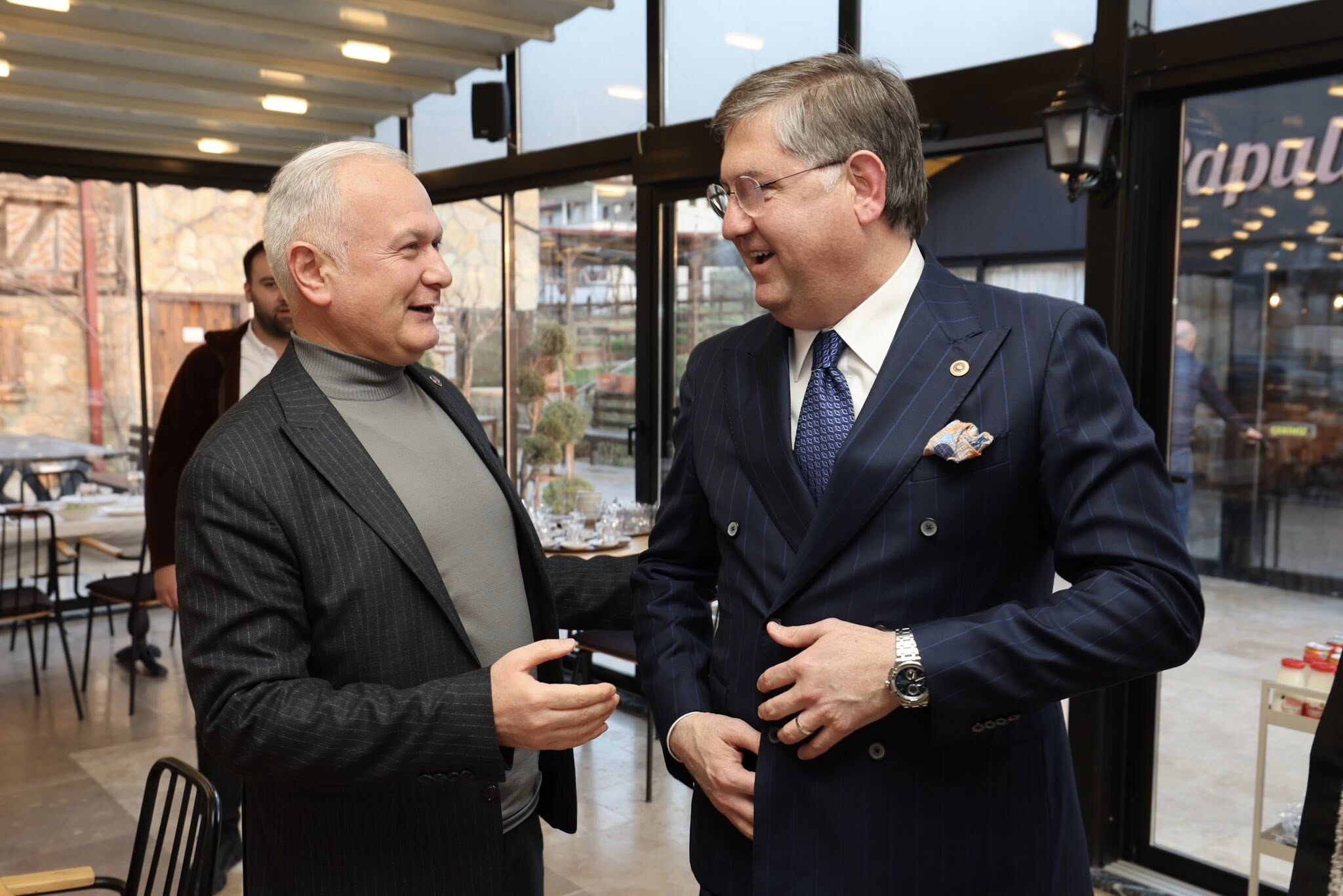Karamürsel Belediye Başkanı Ahmet Çalık’ın Ev Sahipliğinde Düzenlenen Iftar Programı, Kocaeli Siyasetinin Önemli Isimlerini Bir Araya Getirdi. Papuli Köy Evi’nde Gerçekleşen Buluşma, Ramazan Ayının Manevi Atmosferind (4)