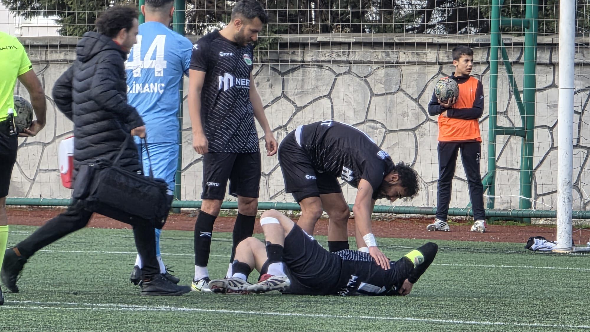 Karamürselspor Playoff Umudunu Di̇ri̇ Tutuyor (5)