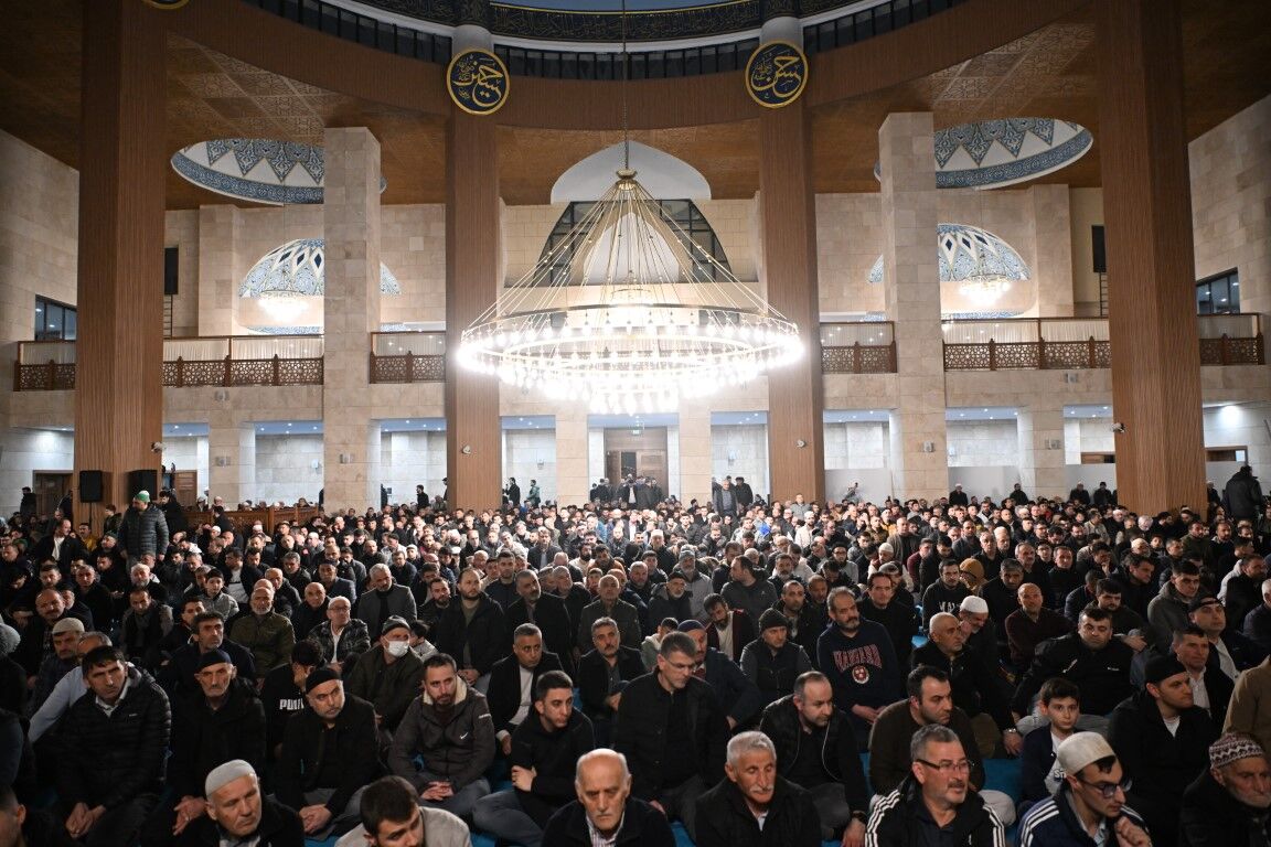 Kartepe Meydan Camii’nde Maneviyat Dolu Gece (8)