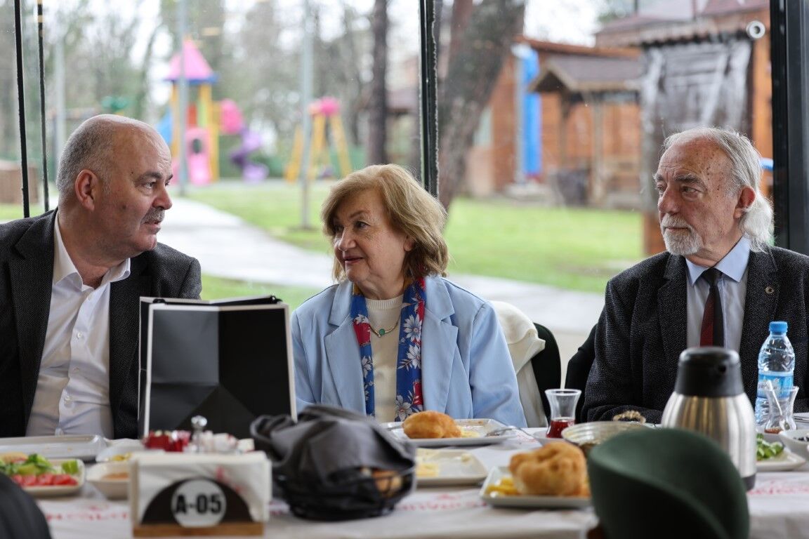 Kartepe’de Büyükler İçin Anlamlı Buluşma (4) (1)