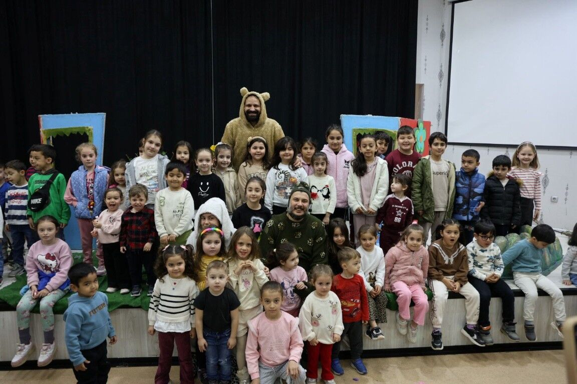 Kartepe’li Çocuklar Tiyatro Ve Eğlenceyle Buluştu (1)