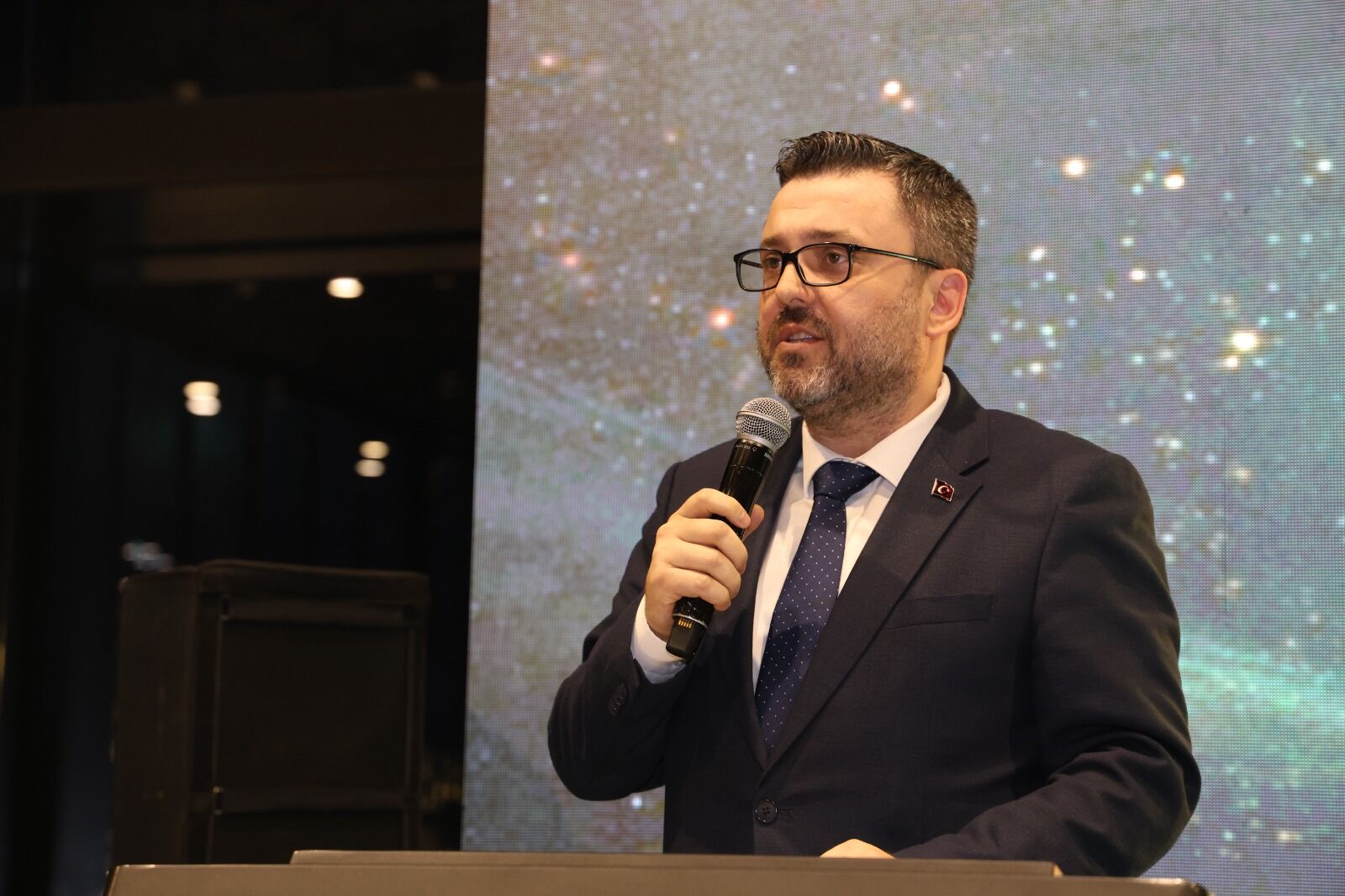 Kent Konseyi̇ Başkani Kadi̇r Çeti̇n-1