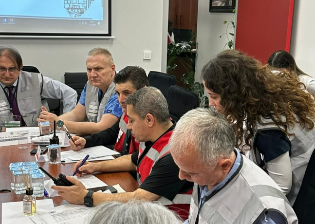 Kocaeli Üniversitesi Hastanesi’nde, Ameliyathane Yangını Senaryosu Üzerinden Gerçekleştirilen Hap Masabaşı Tatbikatı Başarıyla Tamamlandı (2)