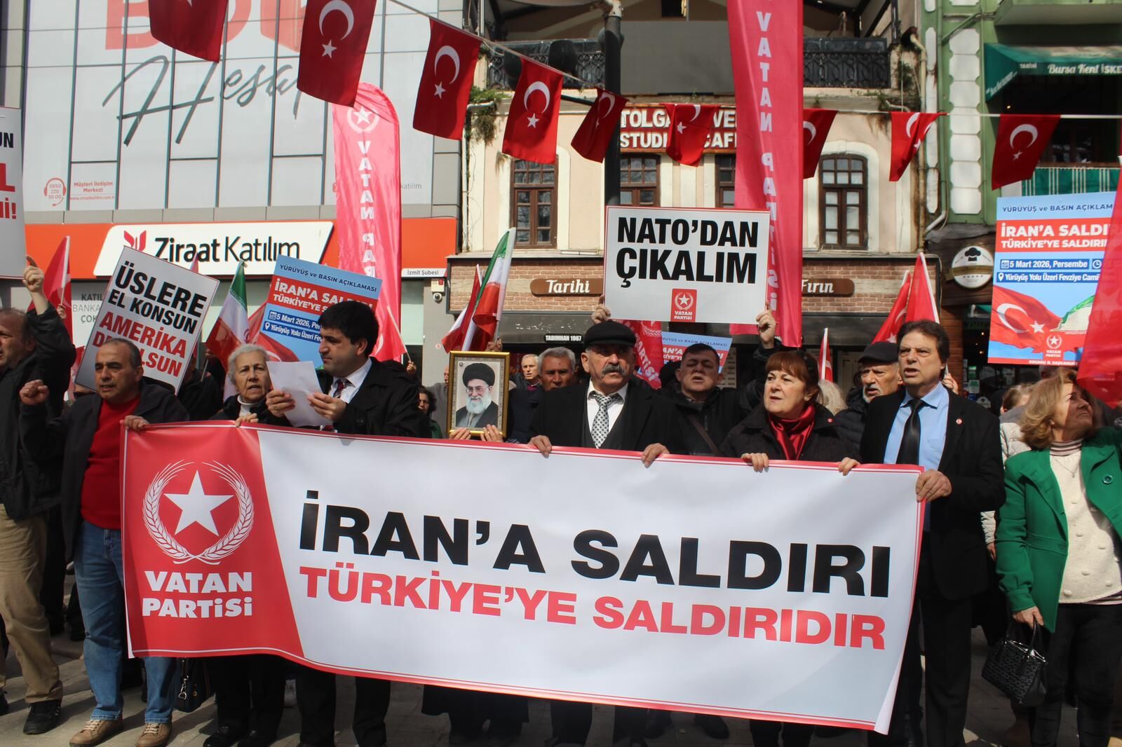 Kocaeli̇'de Hamaney Fotoğrafiyla Yürüdüler! 1