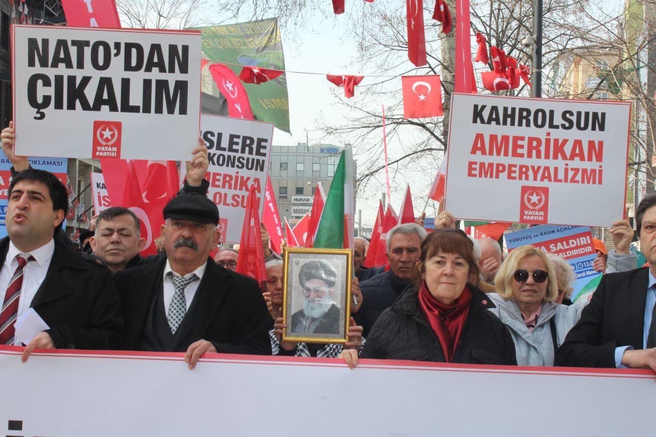 Kocaeli̇'de Hamaney Fotoğrafiyla Yürüdüler! 4