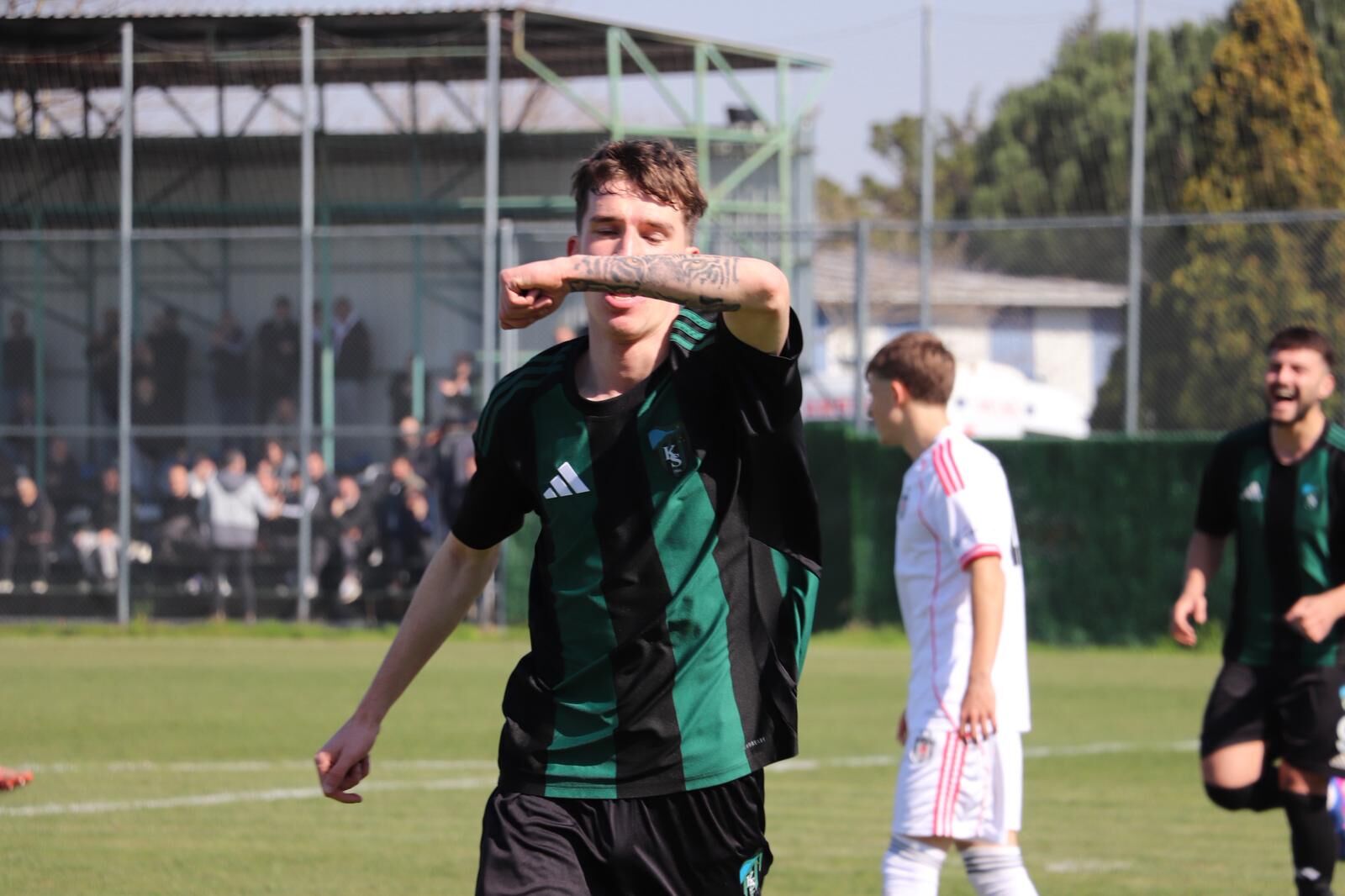 Kocaeli̇spor Beşi̇ktaş İle Berabere Kaldi 3 3 4