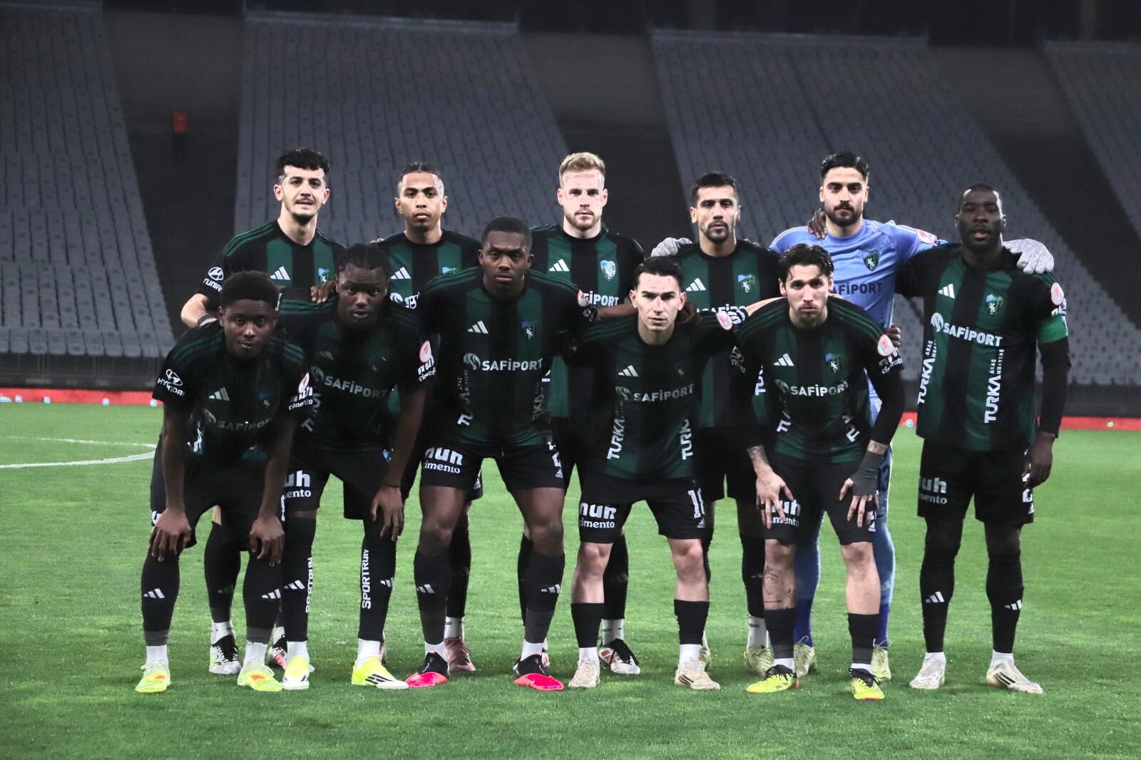 Kocaelispor, Ziraat Türkiye Kupası Grup Aşamasındaki Son Maçında Beyoğlu Yeni Çarşı Ile Karşı Karşıya Geldi. Atatürk Olimpiyat Stadı’nda Oynanan Mücadelede Etkisiz Bir Performans Sergileyen Yeşil Siyahlılar Sahadan (3)
