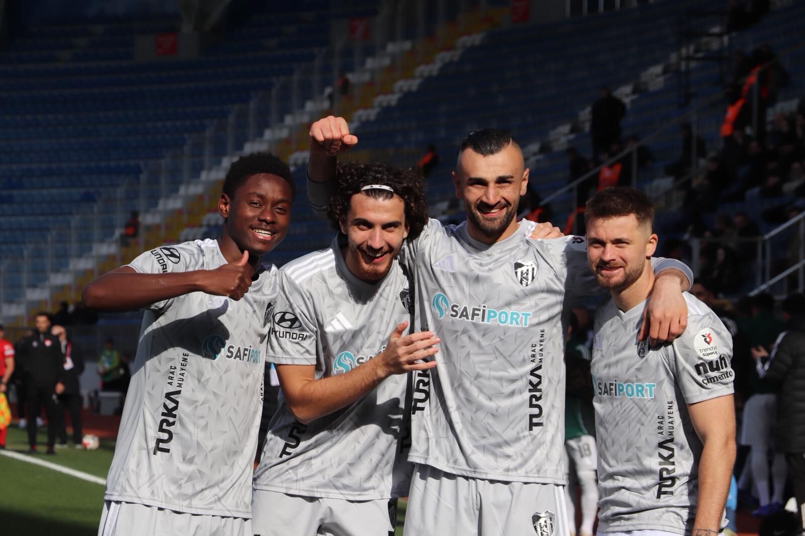 Kocaeli̇spor’dan Erken Gol! Tri̇bünlerde Kisa Süreli̇ Gergi̇nli̇k 2