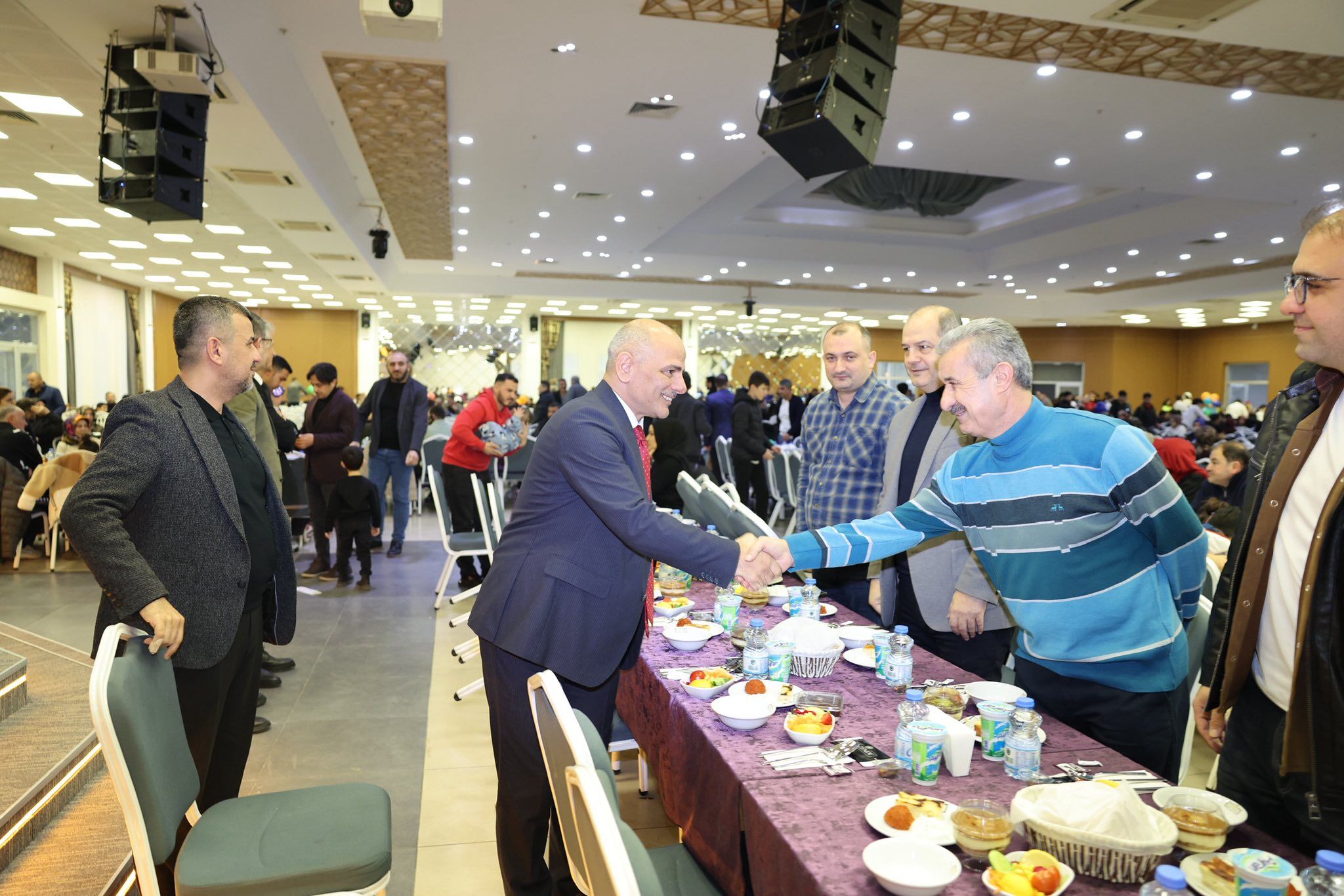 Körfez Beledi̇yesi̇ Personeli̇ İftarda Bi̇r Araya Geldi̇ (11)