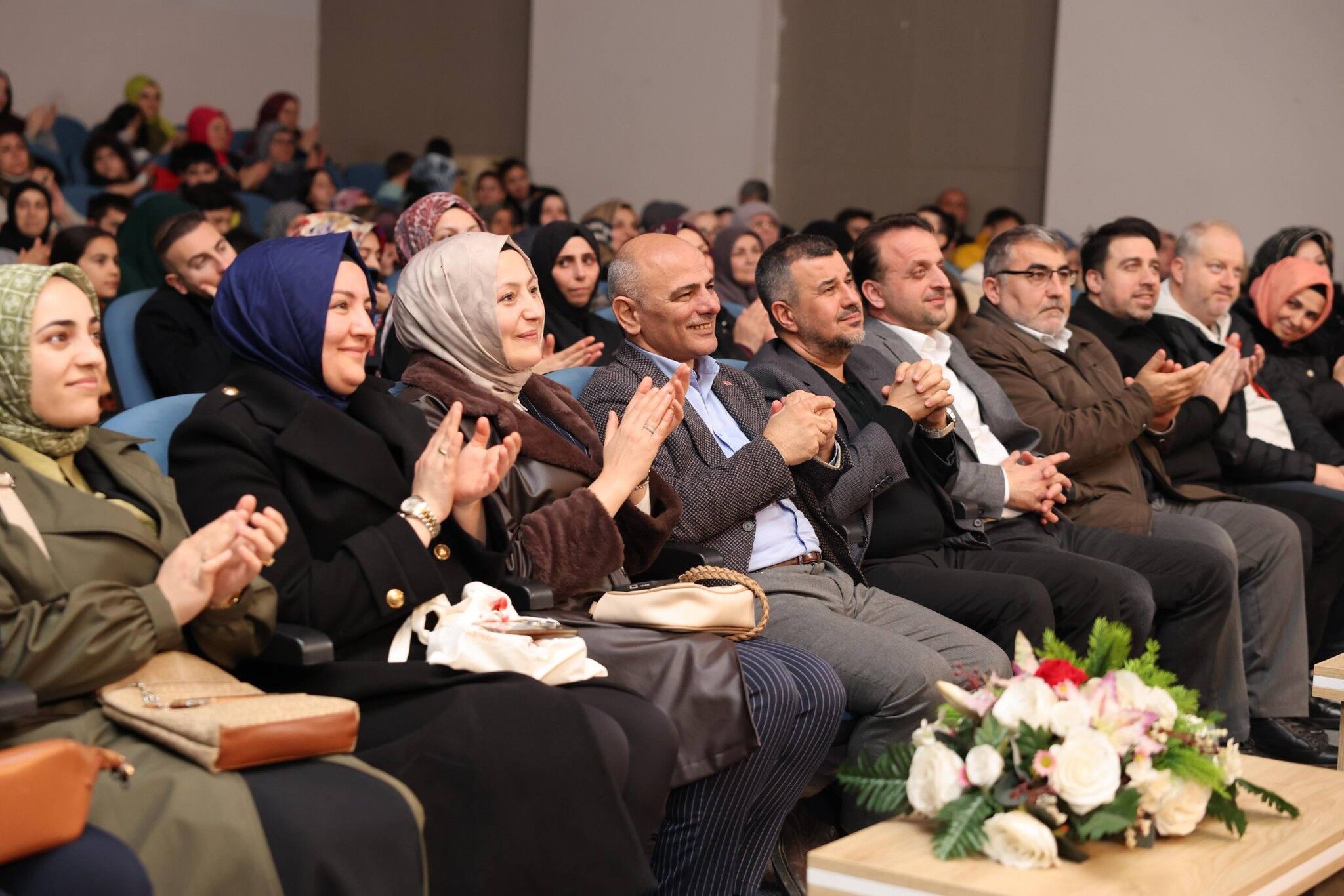 Körfez’de Ramazan Gecesi̇ne Manevi̇yat Katti (3)