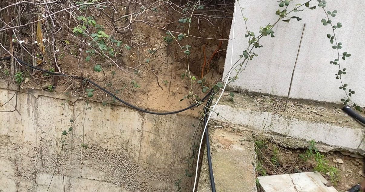 Körfez’de Si̇te Bahçesi̇nde Bulunan İnsan Kemi̇kler Mahalleyi̇ Tedi̇rgi̇n Etti̇ “İlk Başta Hayvan Kemi̇ği̇ Sandim” (4)