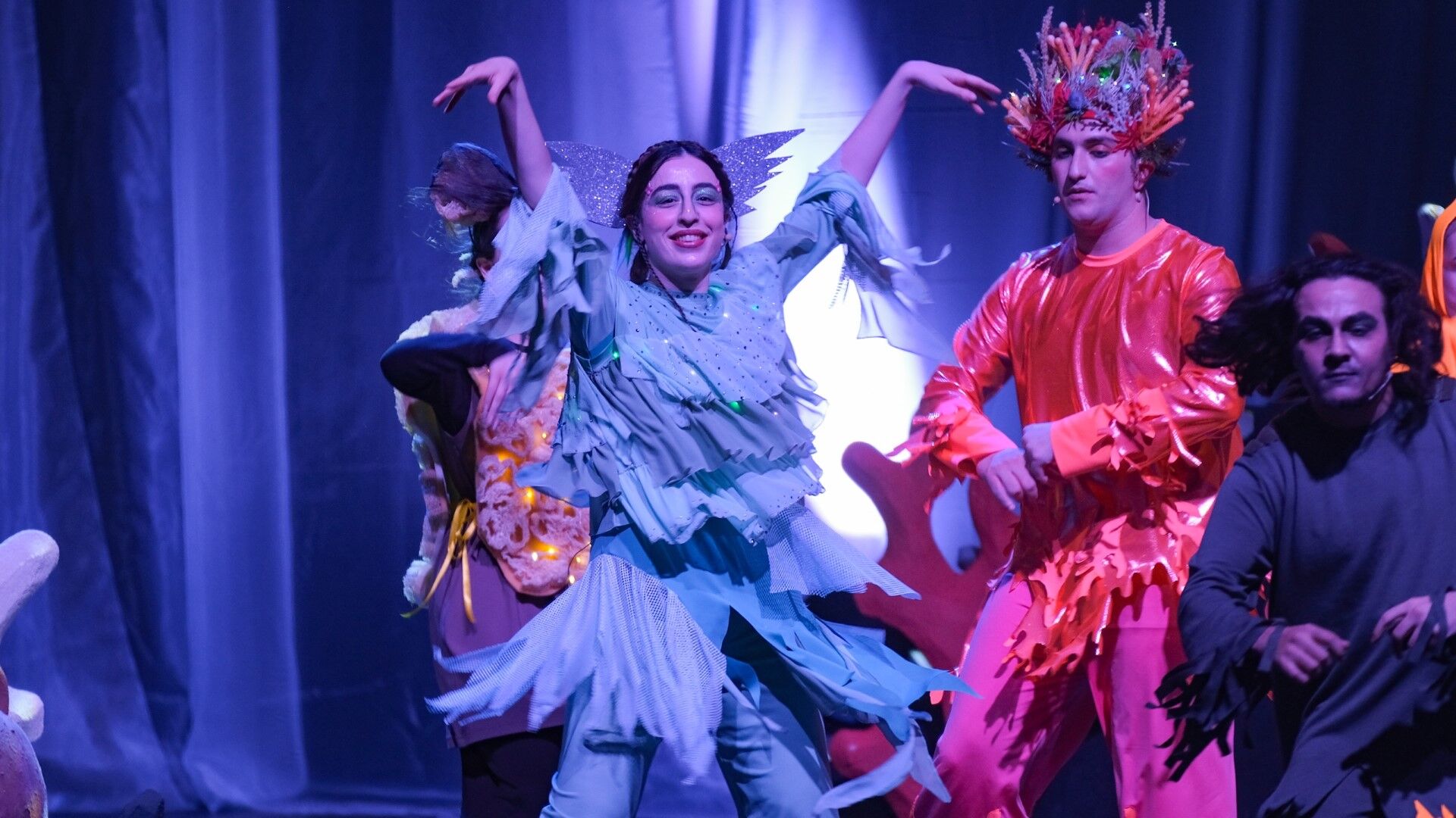 Körfez’i̇n Kalbi̇ Sahnede Canlandi (2)